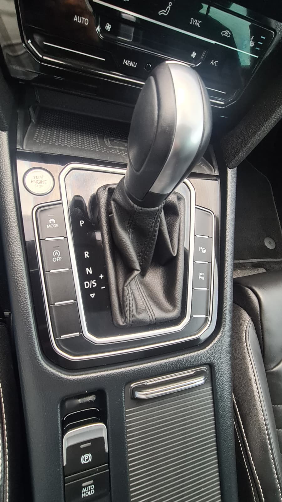 VW Passat 2.0 TDI BMT Elegance 4Motion DSG ** Voll-Leder ** RF-Kamera 360° ** Sitzmemory ** Panorama-Glasdach ** Modell 2023 **-image-13