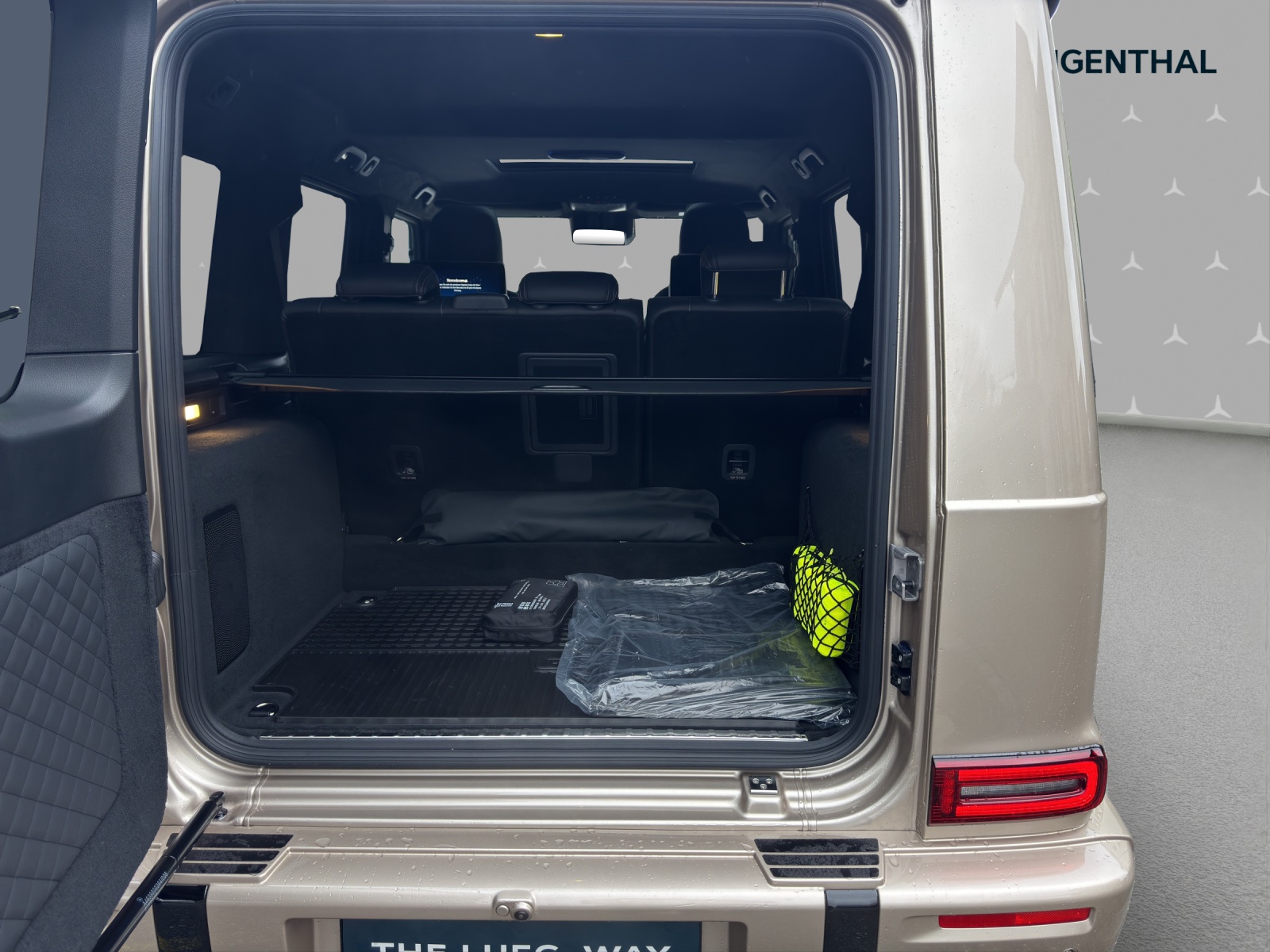 MERCEDES-BENZ G 450d 9G-Tronic-image-14