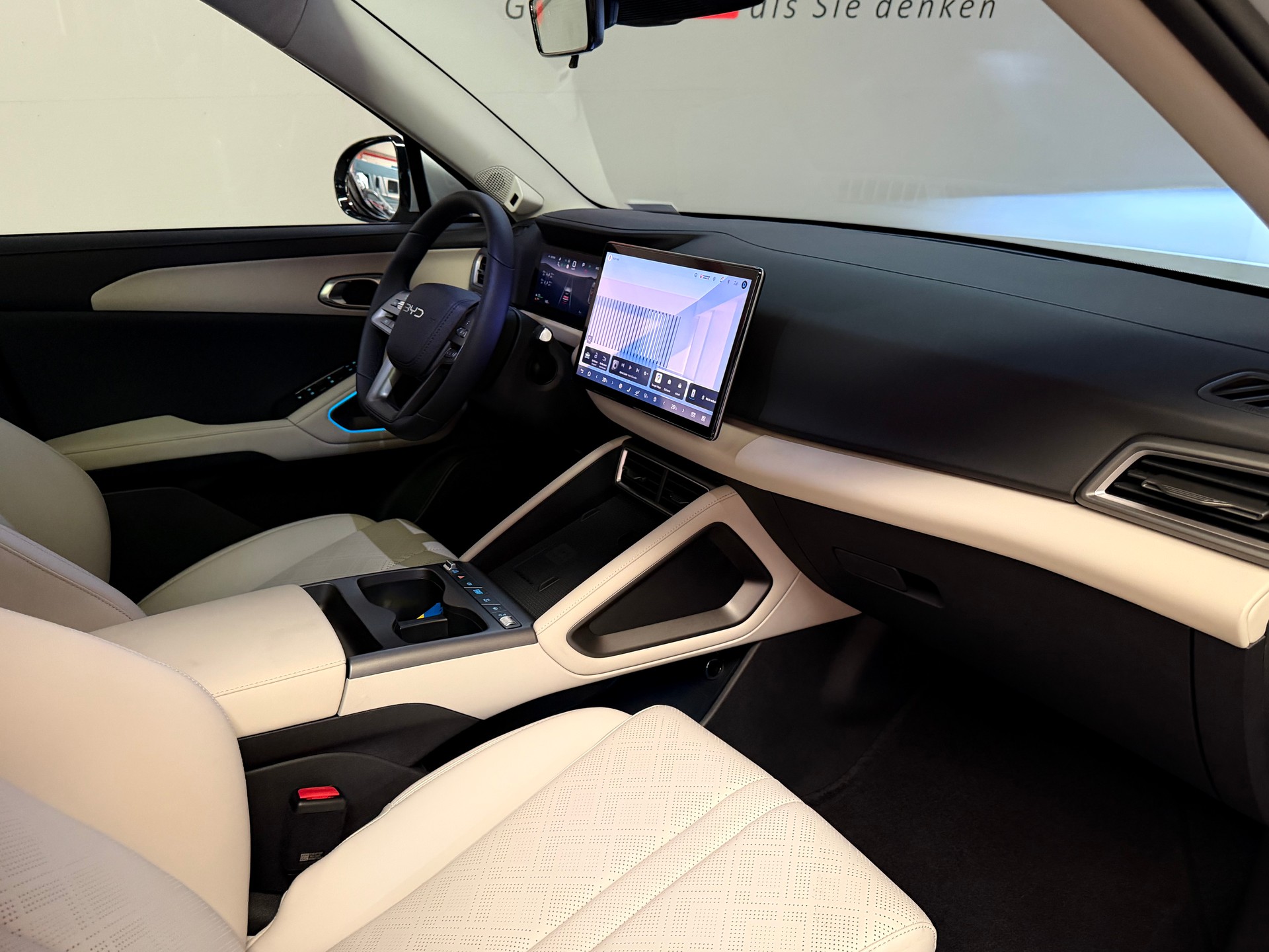 BYD Atto 2 DM-i Boost-image-18