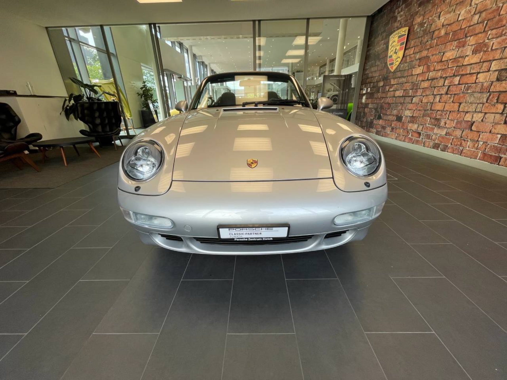 PORSCHE 911 Carrera Cabriolet-image-8