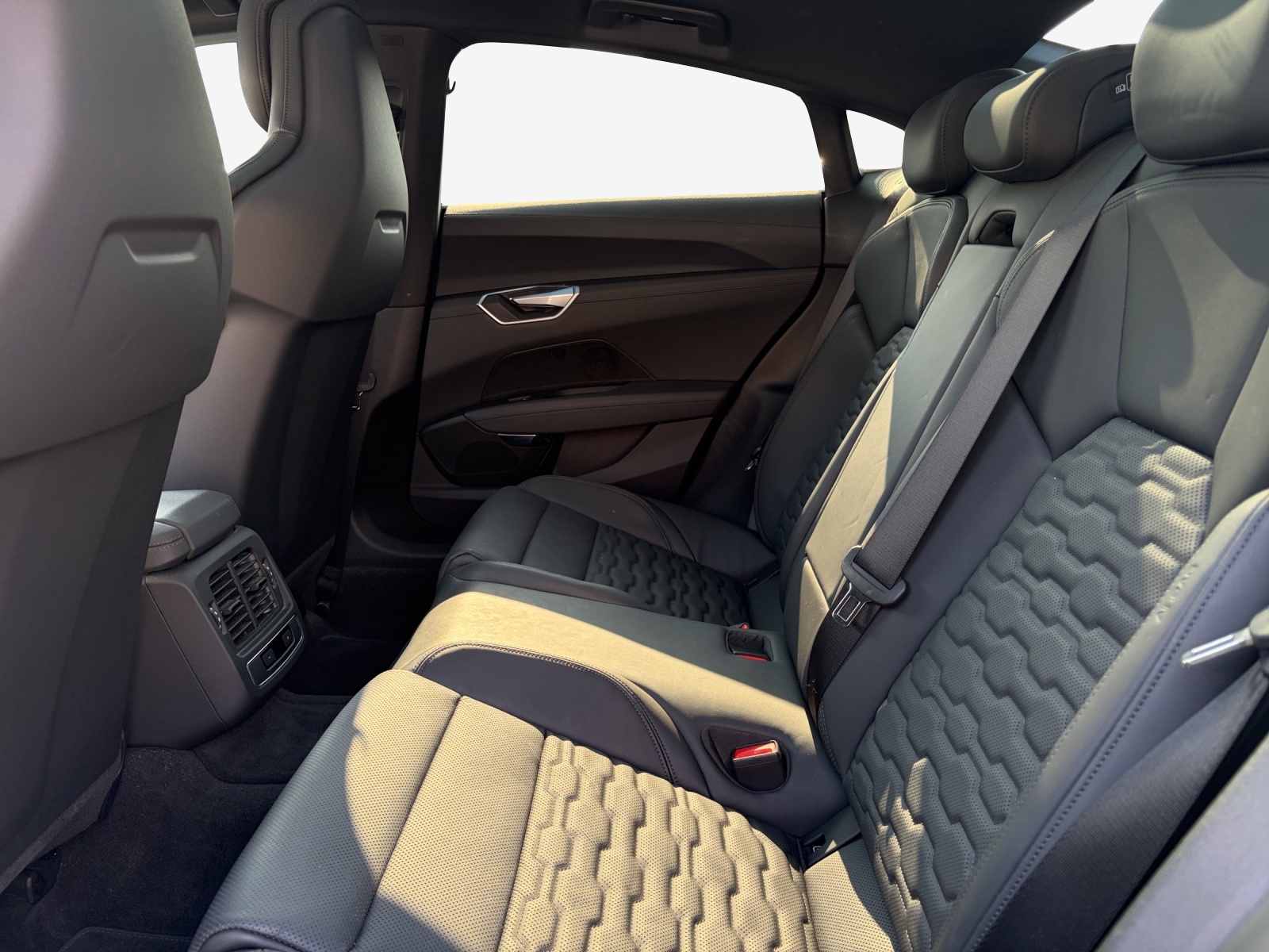 AUDI e-tron GT quattro-image-11