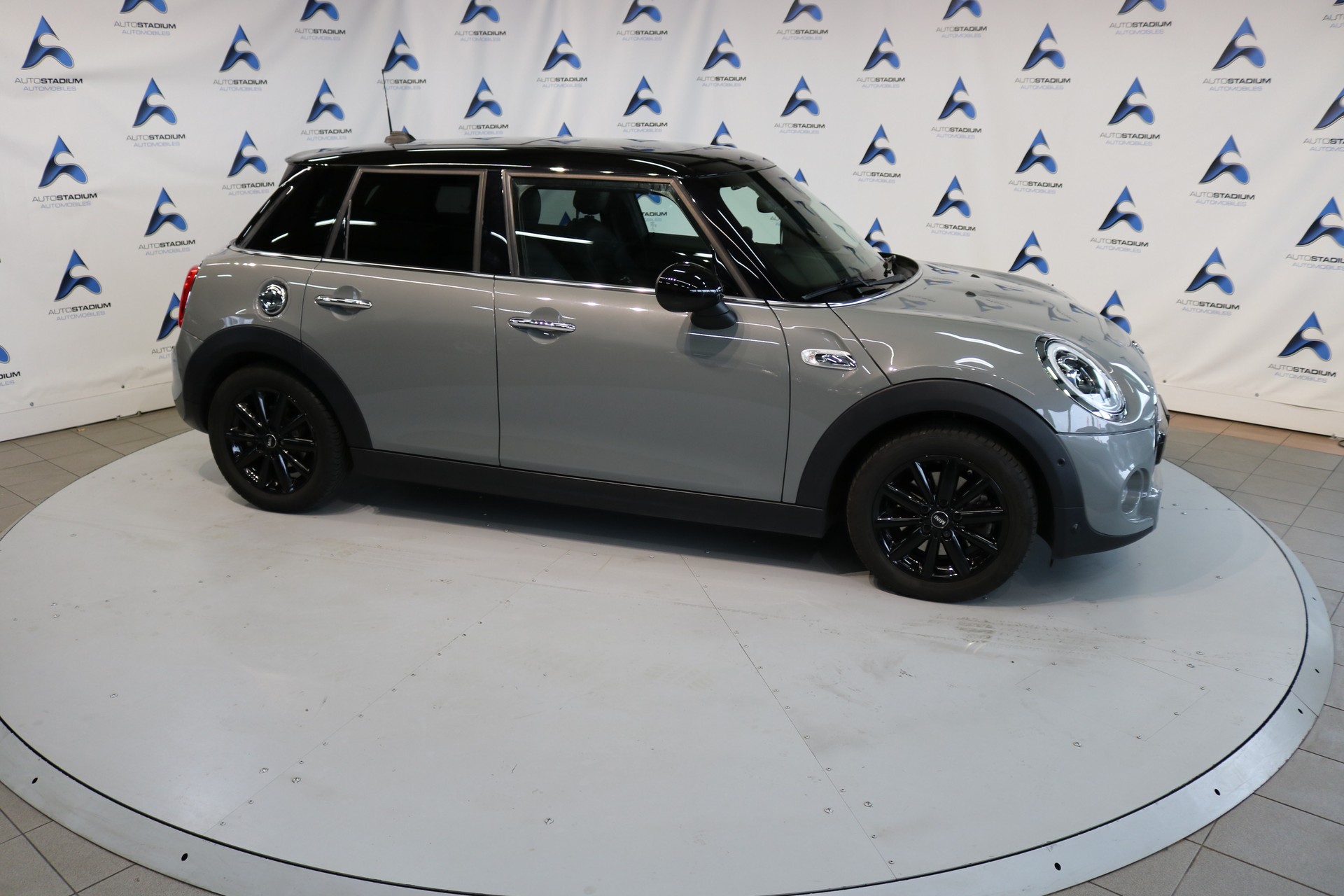 MINI Cooper S-image-23