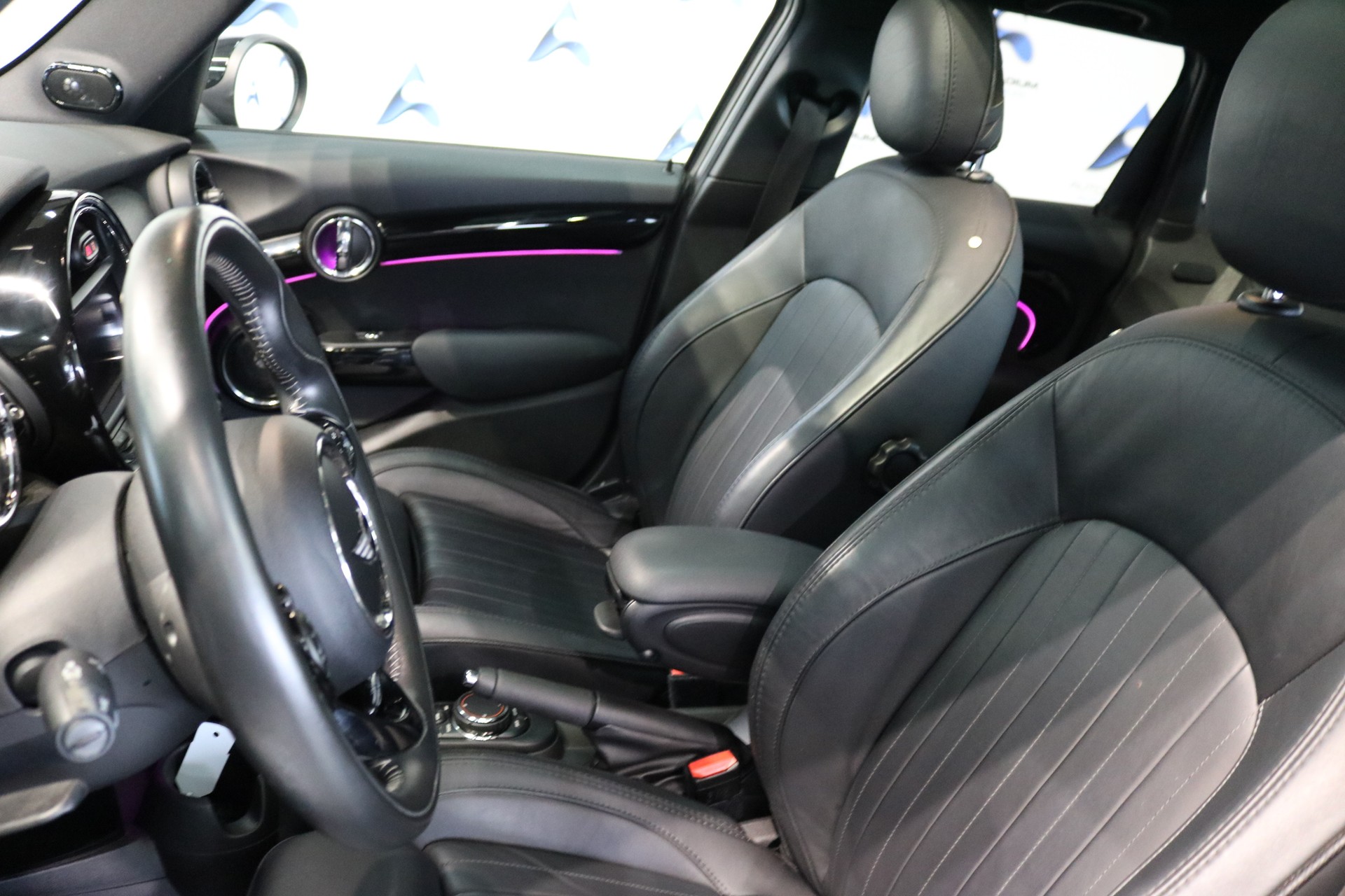 MINI Cooper S-image-40