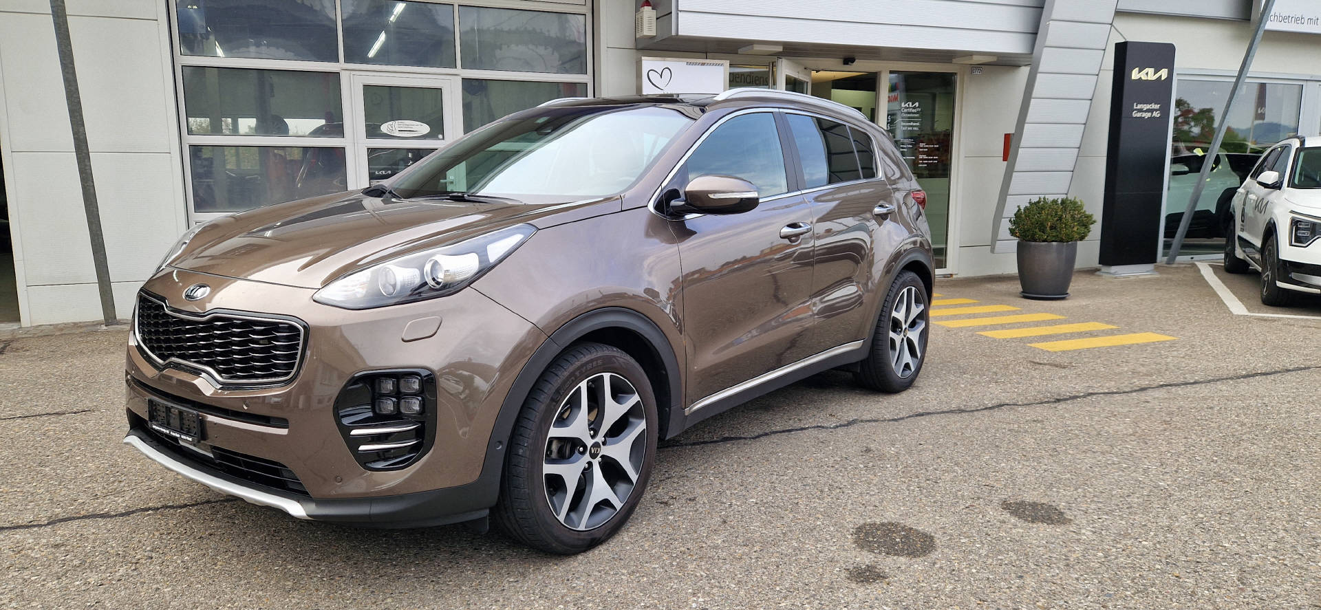 KIA Sportage 2.0 CRDi Style GT-Line-image-1