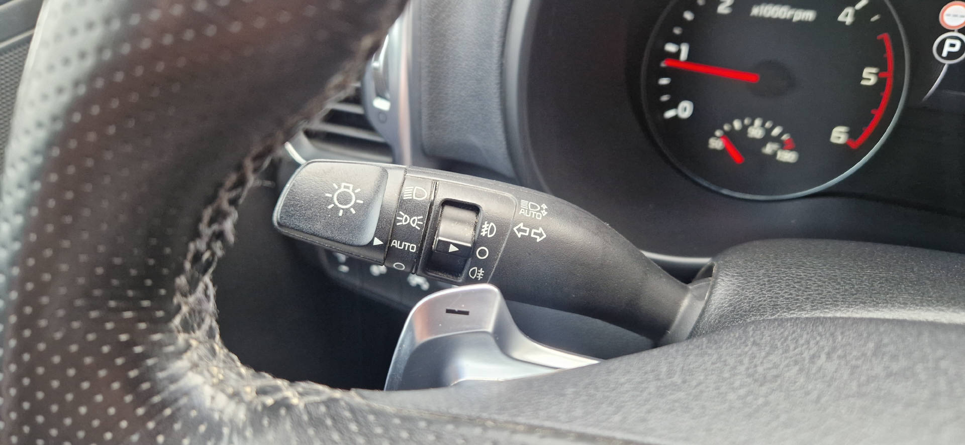 KIA Sportage 2.0 CRDi Style GT-Line-image-15