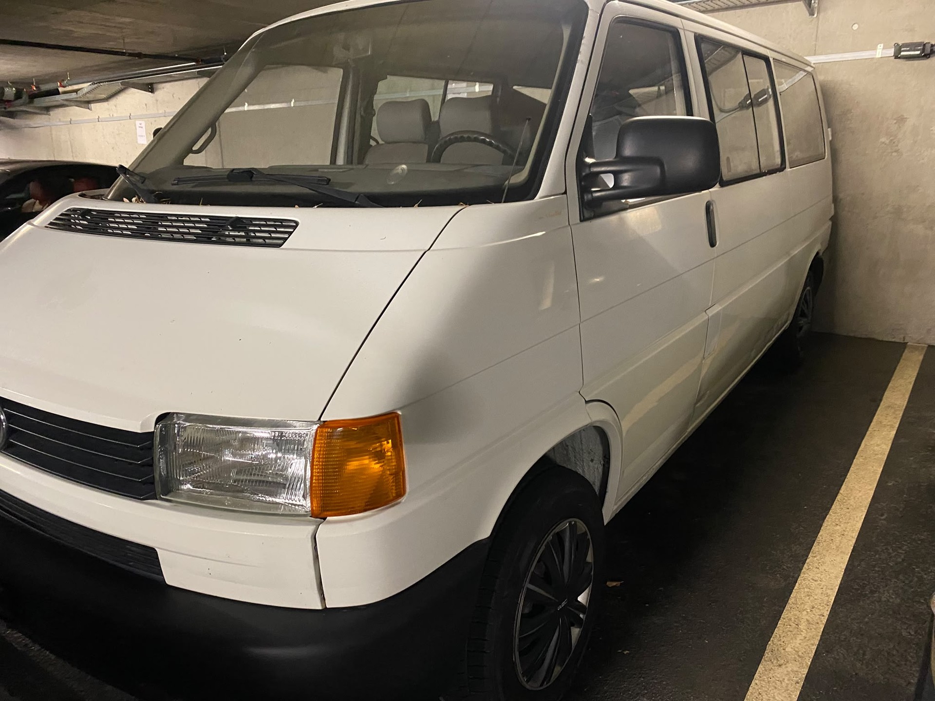 VW T4 Multivan 2.5TDI ABS-image-1