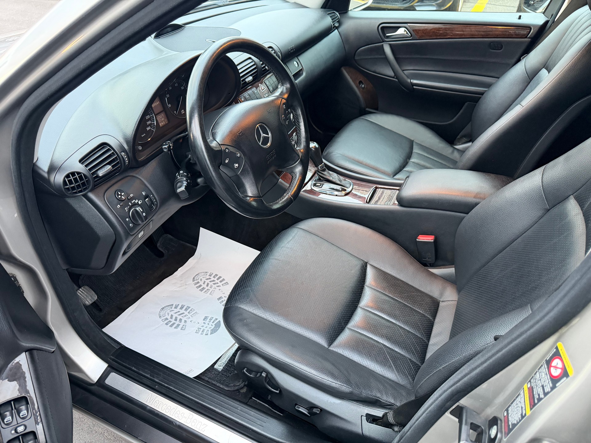 MERCEDES-BENZ C 240 Elégance 4Matic Automatic-image-7