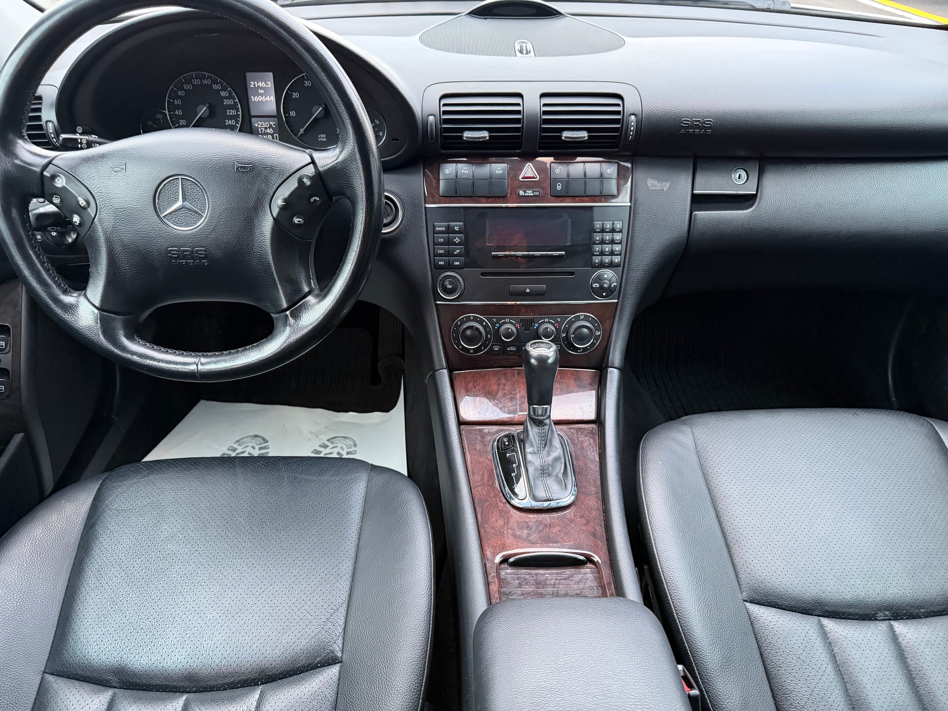 MERCEDES-BENZ C 240 Elégance 4Matic Automatic-image-10