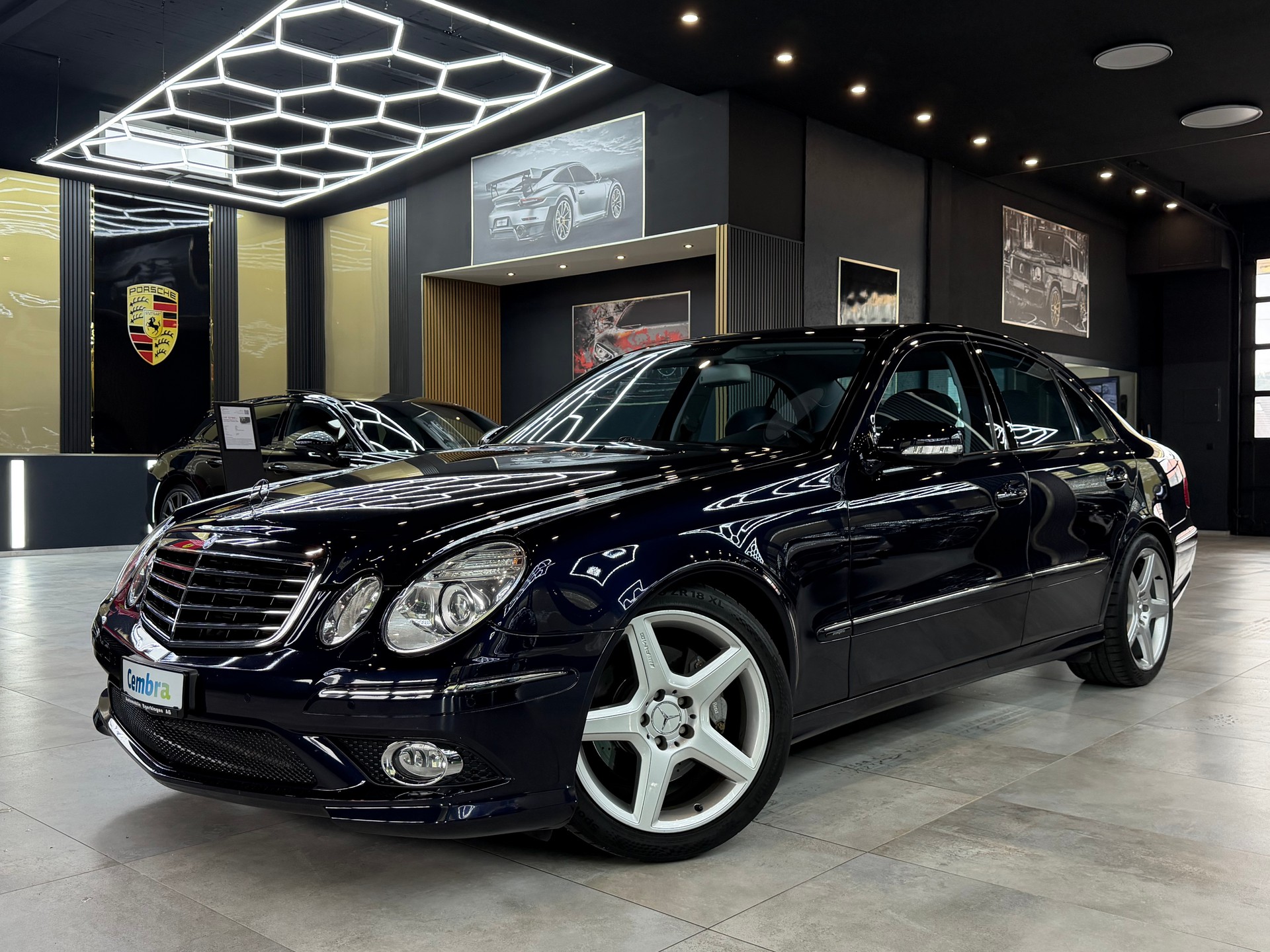 MERCEDES-BENZ E 350 CGI Avantgarde 7G-Tronic - AMG Sportpaket!-image-0
