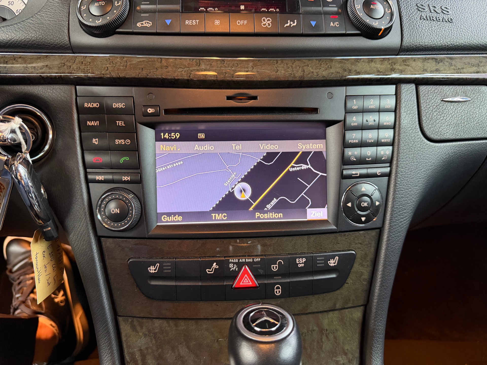 MERCEDES-BENZ E 350 CGI Avantgarde 7G-Tronic - AMG Sportpaket!-image-18