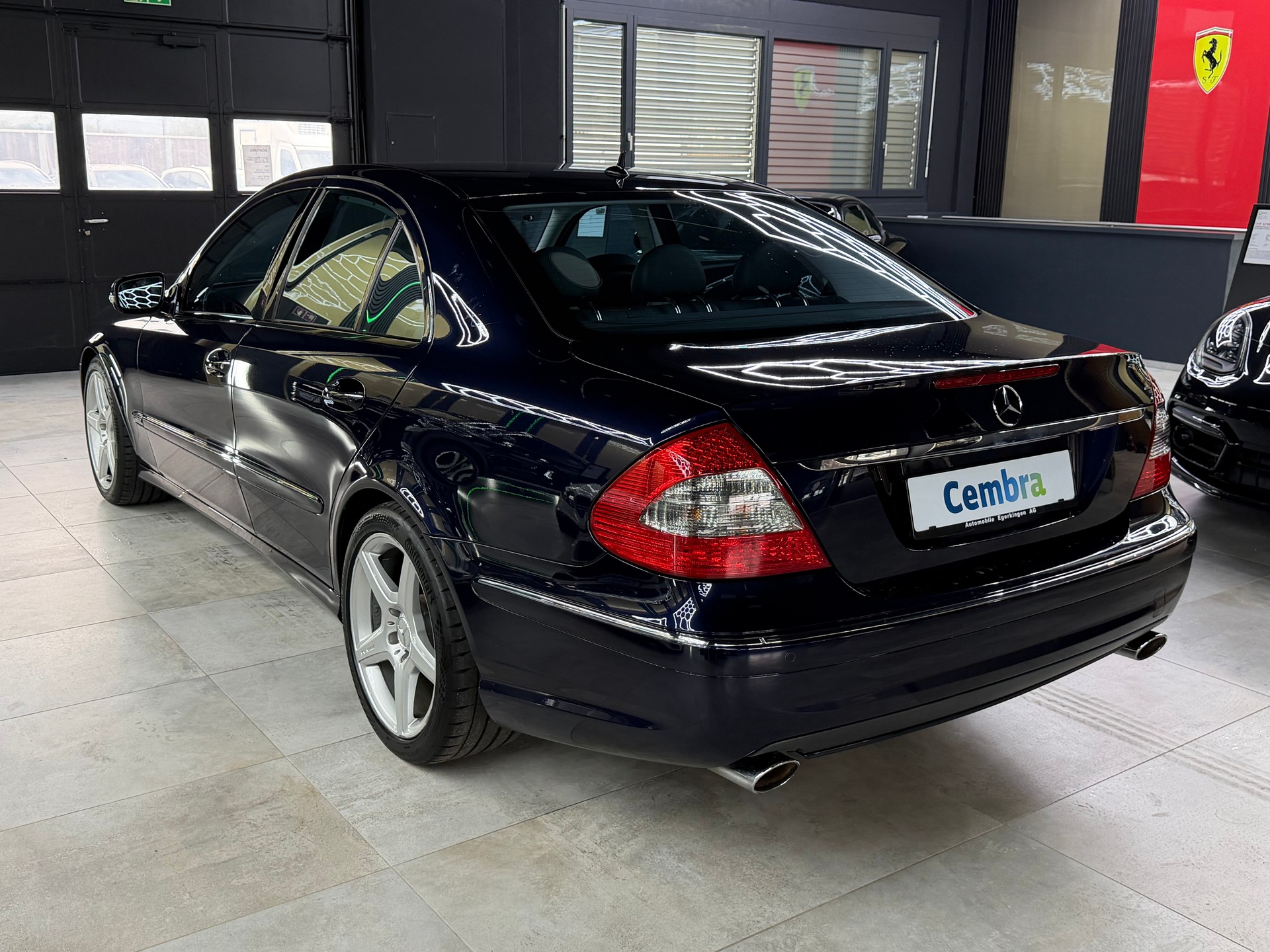 MERCEDES-BENZ E 350 CGI Avantgarde 7G-Tronic - AMG Sportpaket!-image-6
