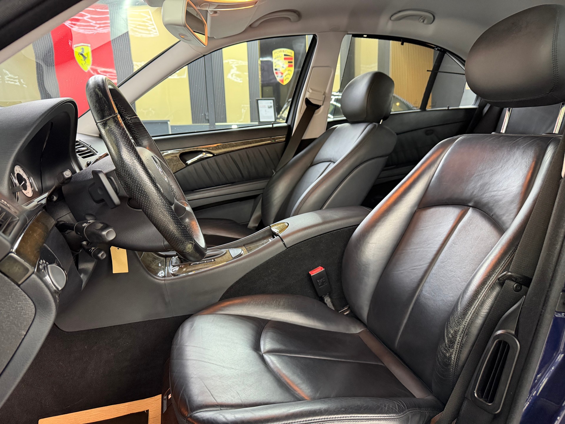 MERCEDES-BENZ E 350 CGI Avantgarde 7G-Tronic - AMG Sportpaket!-image-9