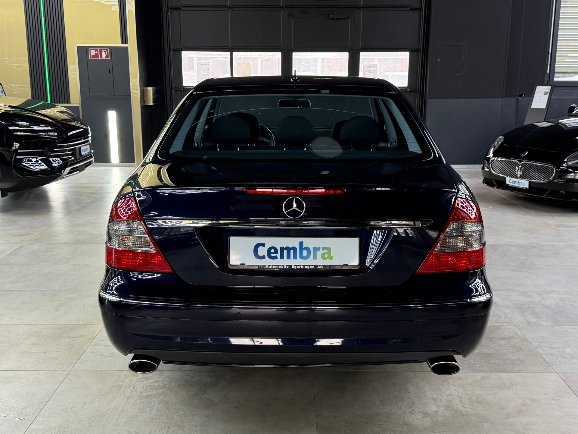 MERCEDES-BENZ E 350 CGI Avantgarde 7G-Tronic - AMG Sportpaket!-image-5