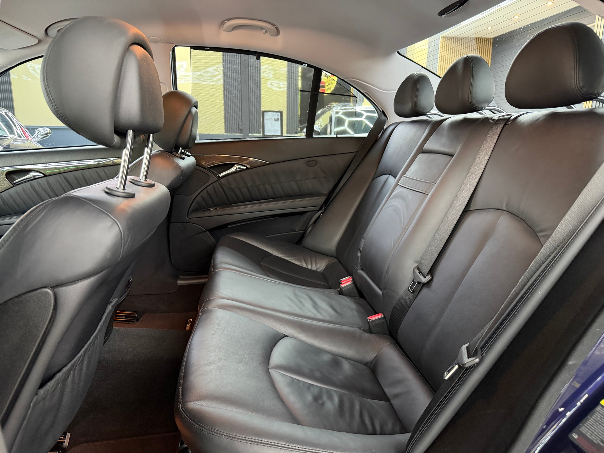 MERCEDES-BENZ E 350 CGI Avantgarde 7G-Tronic - AMG Sportpaket!-image-16