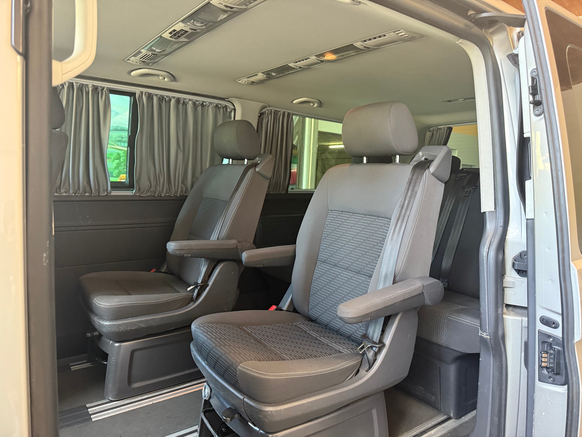 VW T5 Multivan 2.0 Bi-TDI CR Comfortline 4Motion DSG-image-7