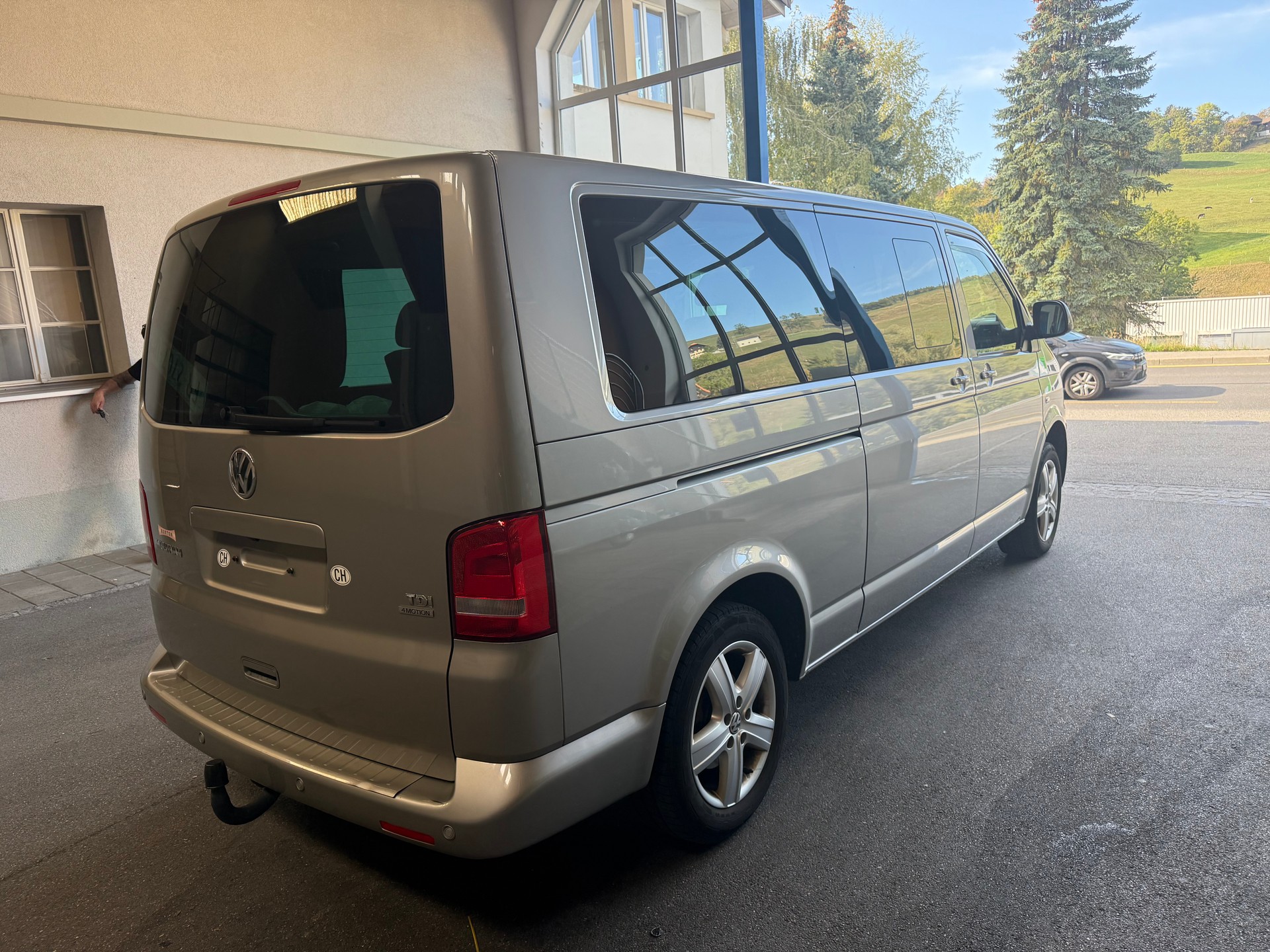 VW T5 Multivan 2.0 Bi-TDI CR Comfortline 4Motion DSG-image-3