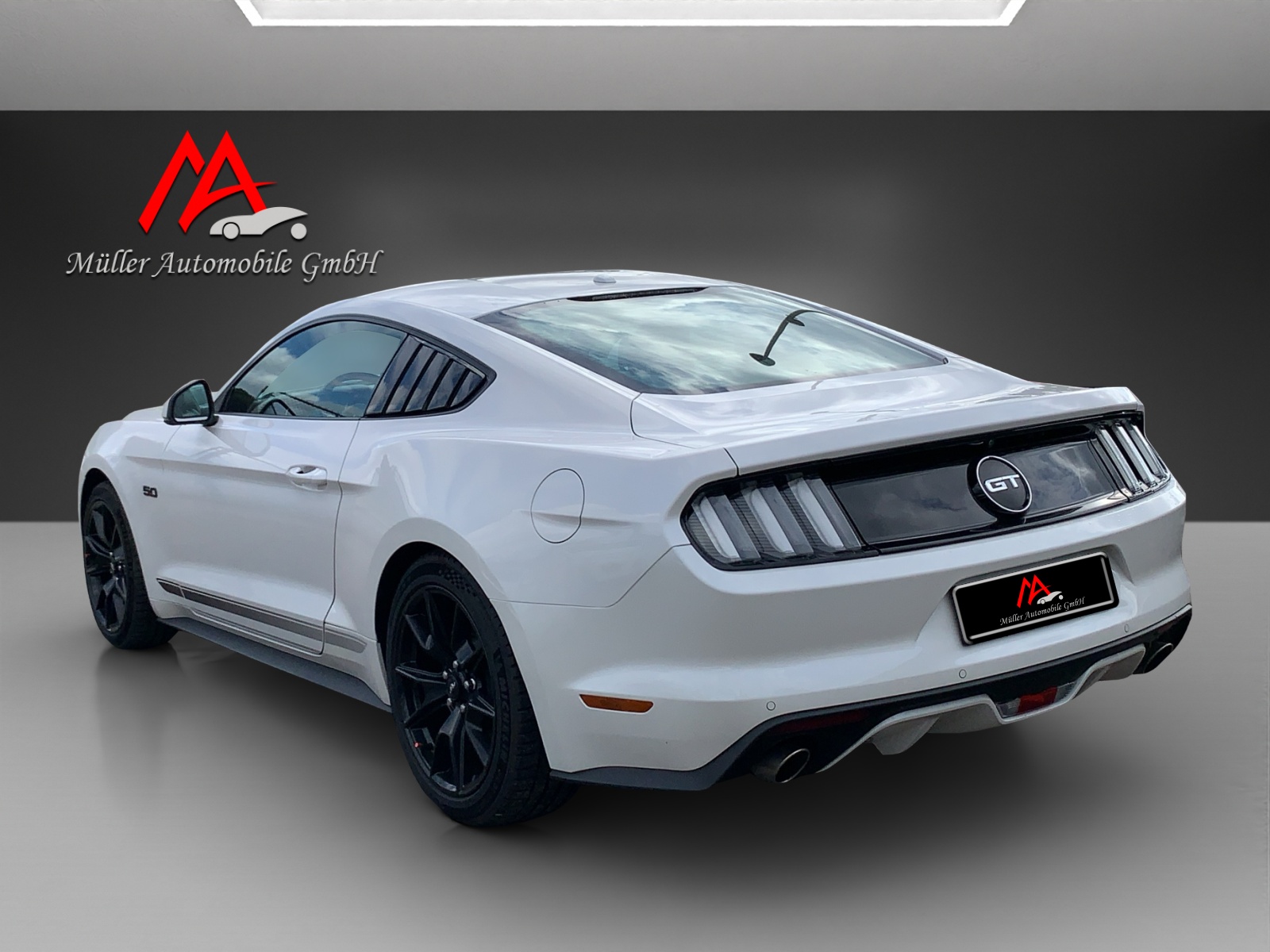 FORD Mustang Fastback 5.0 V8 GT Automat-image-4