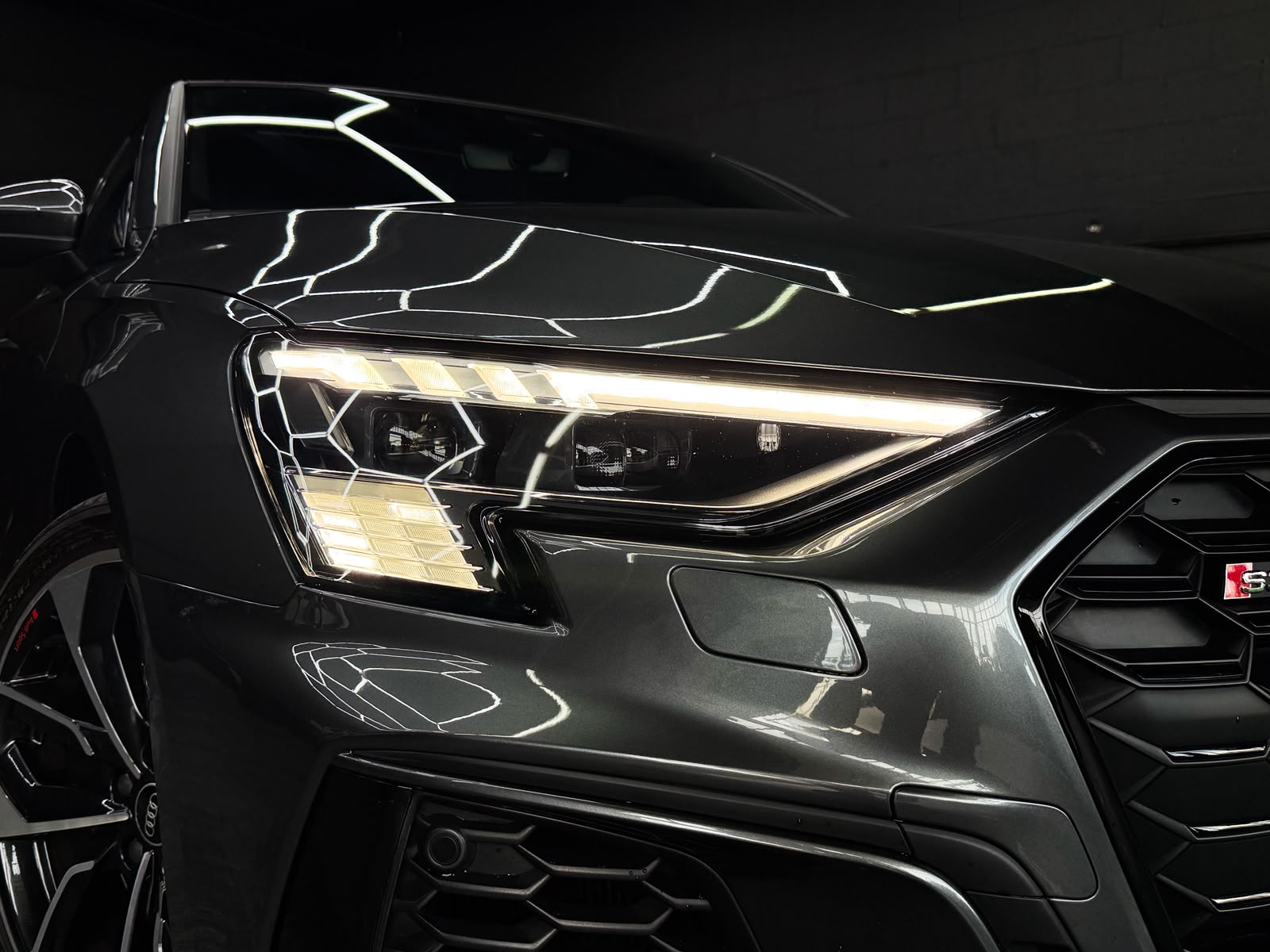 AUDI S3 Limousine 2.0 TFSI quattro S-tronic-image-8