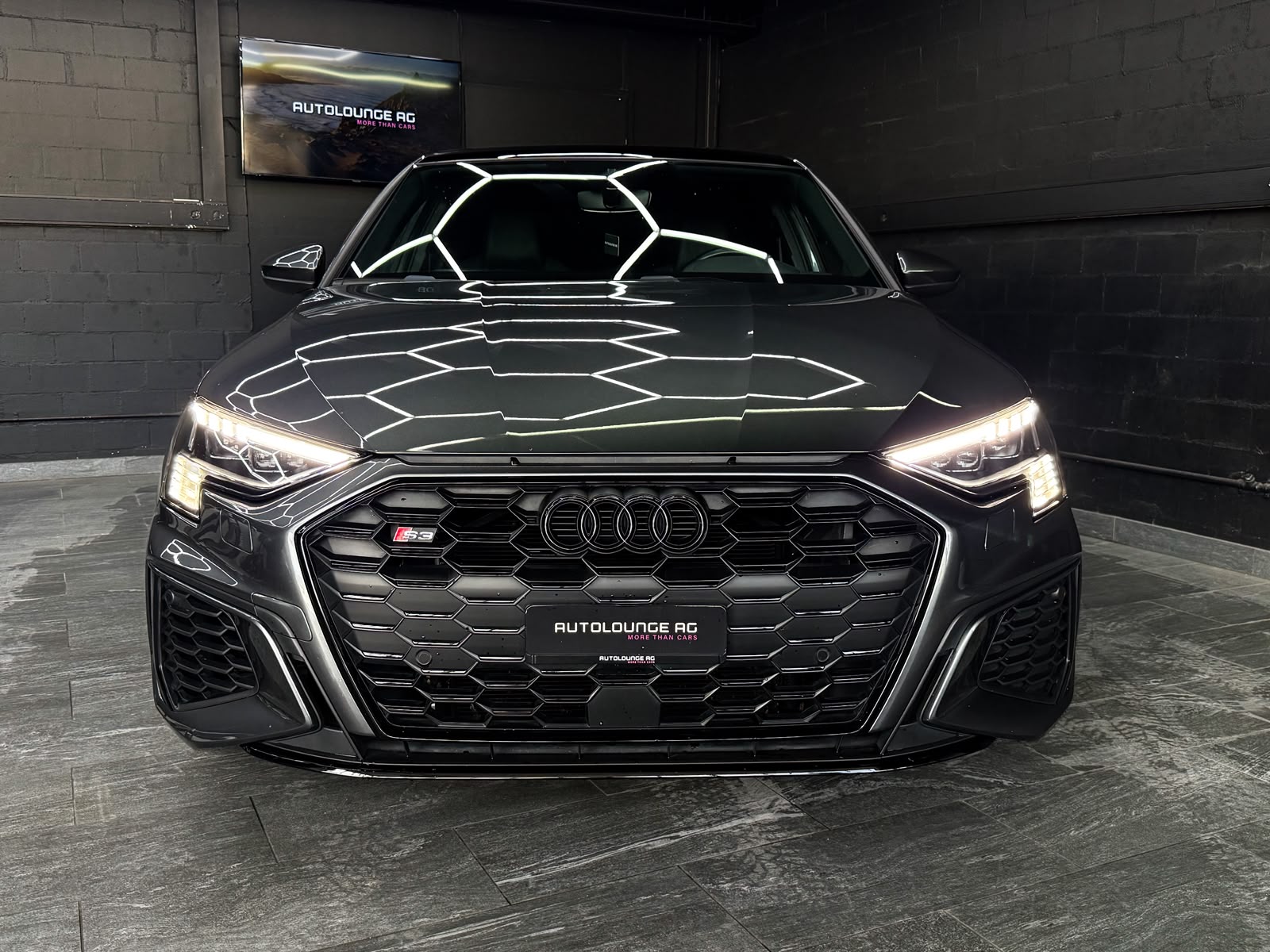 AUDI S3 Limousine 2.0 TFSI quattro S-tronic-image-2