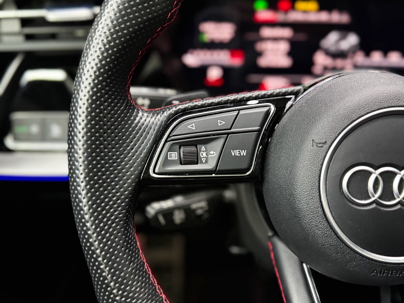 AUDI S3 Limousine 2.0 TFSI quattro S-tronic-image-11