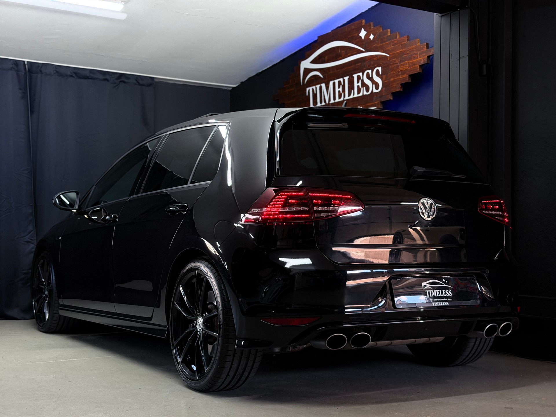 VW Golf 2.0 TSI R 4Motion DSG-image-6
