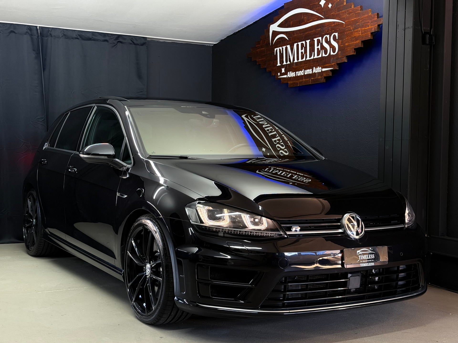 VW Golf 2.0 TSI R 4Motion DSG-image-1