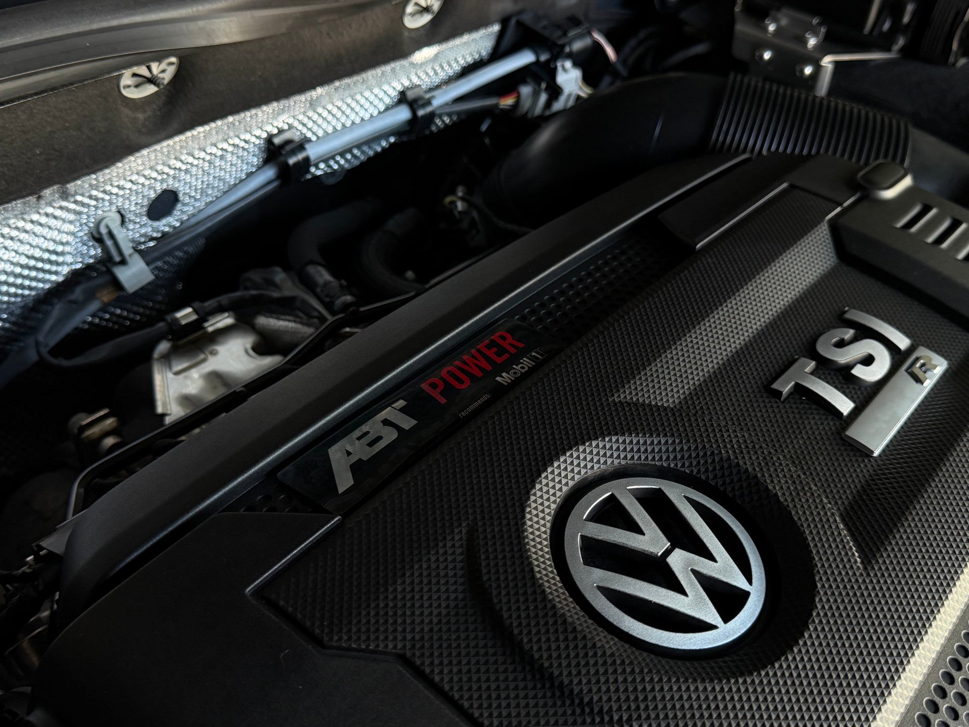 VW Golf 2.0 TSI R 4Motion DSG-image-4