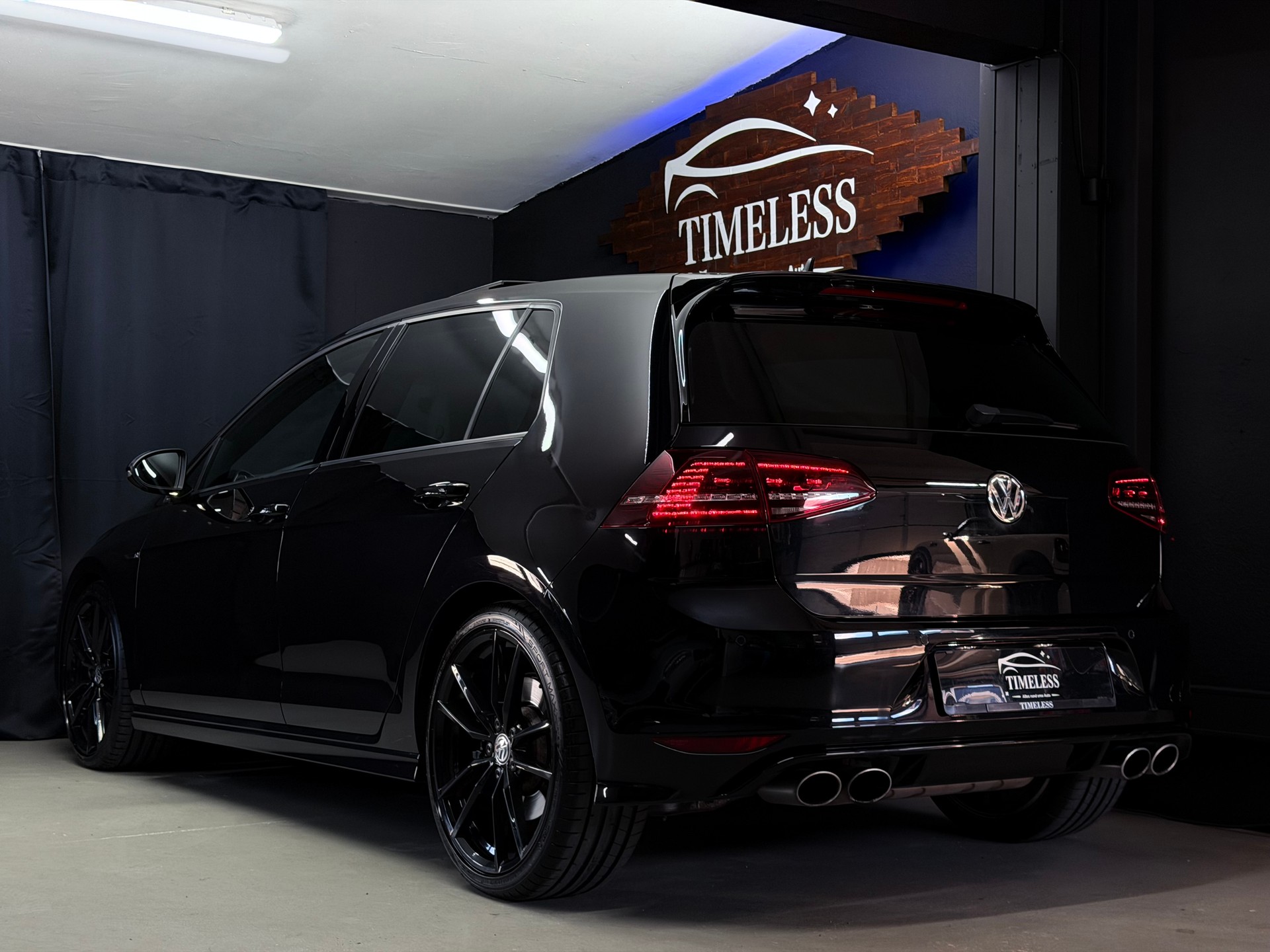 VW Golf 2.0 TSI R 4Motion DSG-image-7