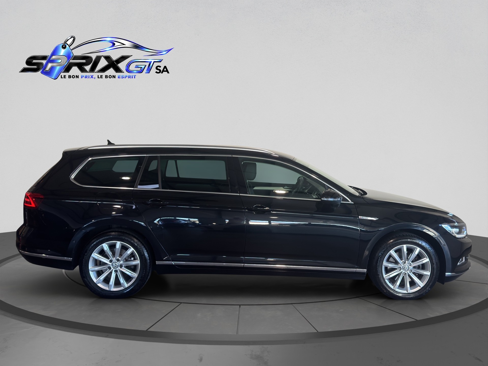 VW Passat Variant 2.0 TDI BMT Highline DSG 4Motion-image-5
