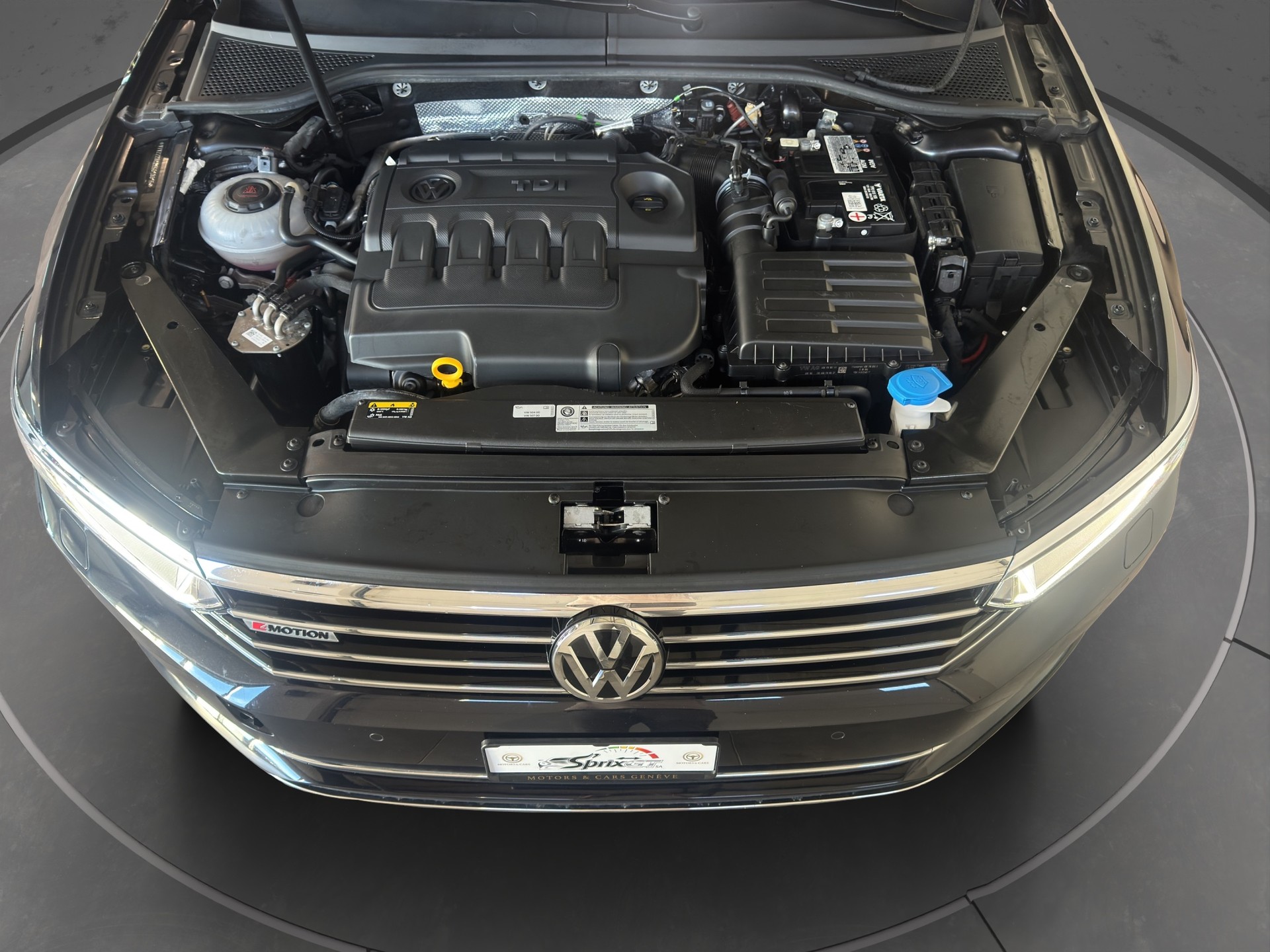 VW Passat Variant 2.0 TDI BMT Highline DSG 4Motion-image-17