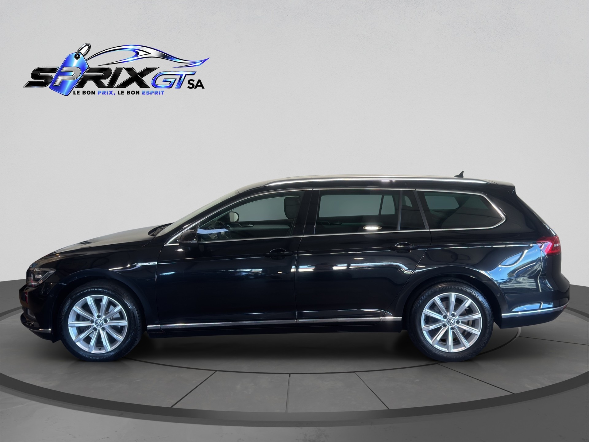 VW Passat Variant 2.0 TDI BMT Highline DSG 4Motion-image-1