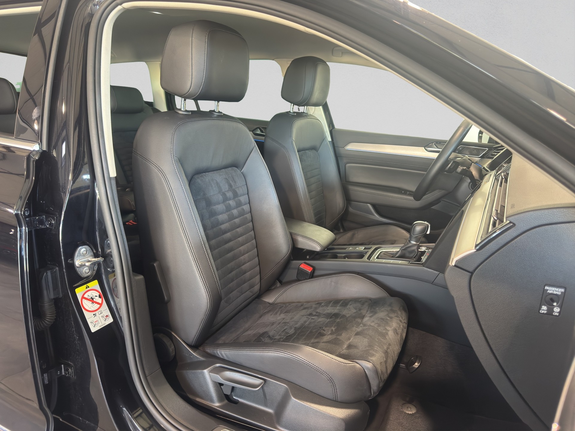 VW Passat Variant 2.0 TDI BMT Highline DSG 4Motion-image-14