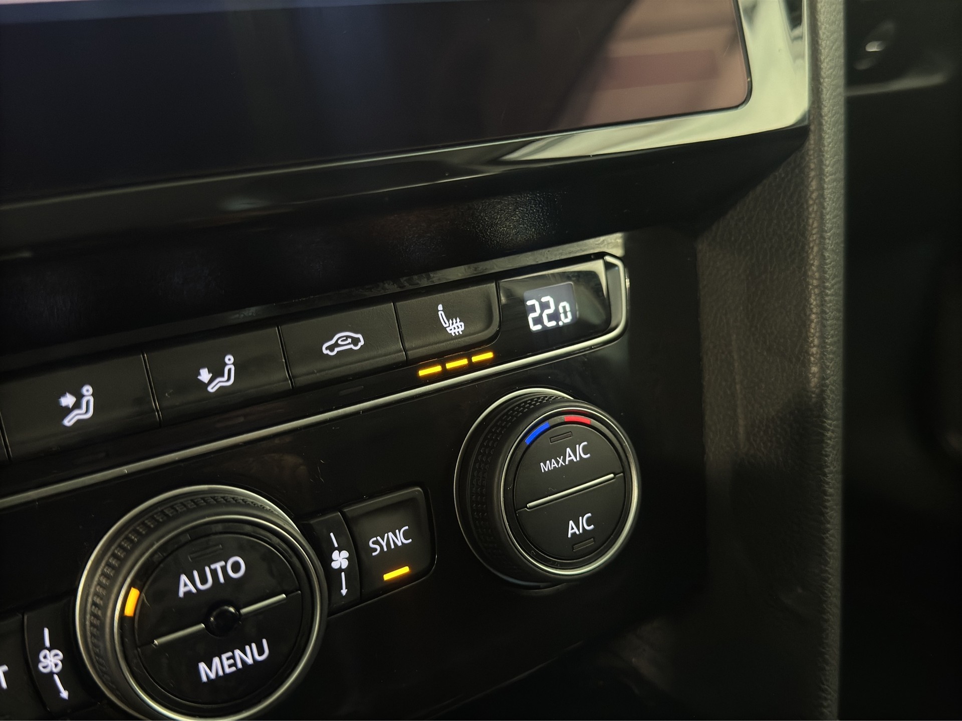 VW Passat Variant 2.0 TDI BMT Highline DSG 4Motion-image-26