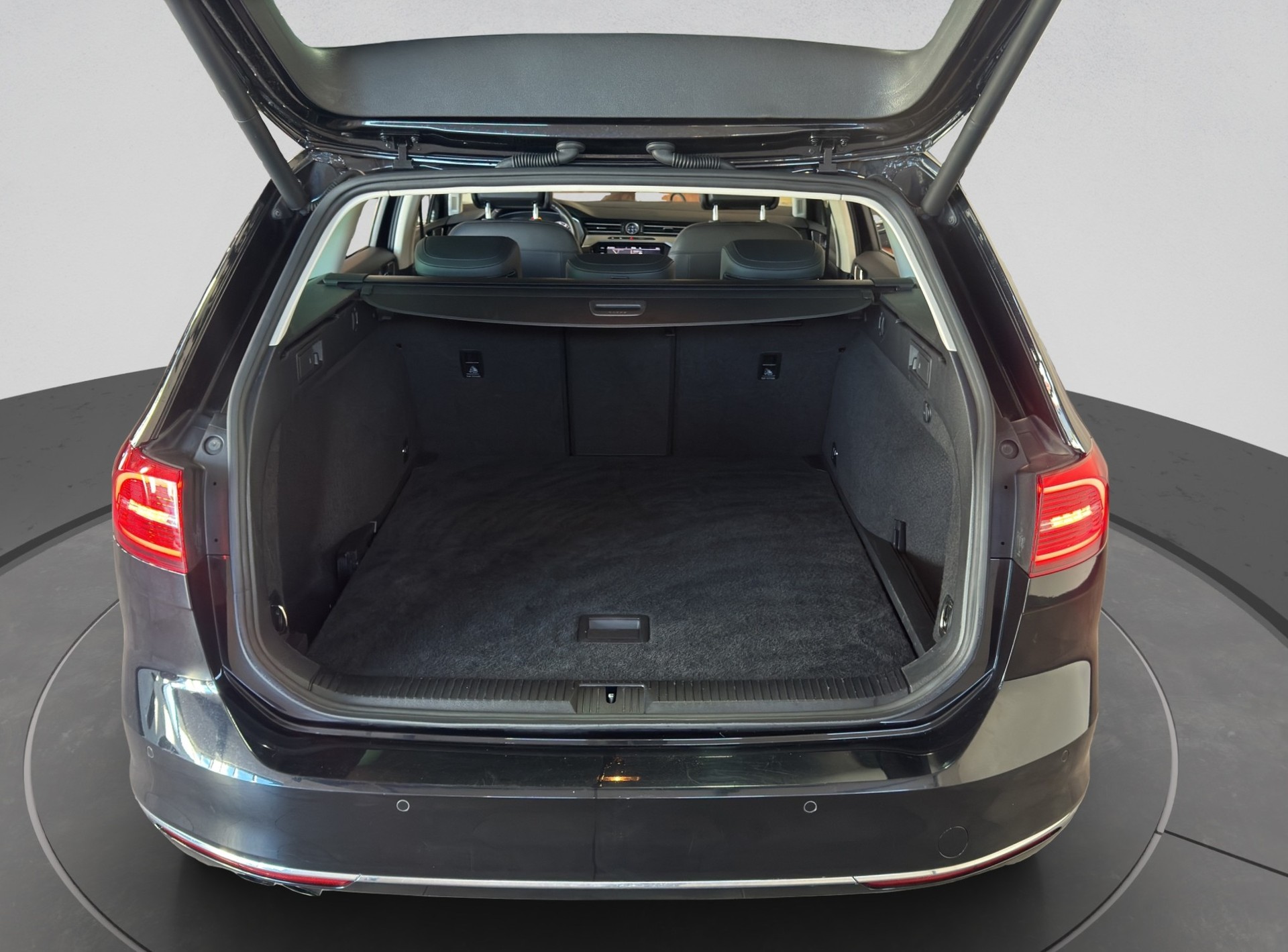 VW Passat Variant 2.0 TDI BMT Highline DSG 4Motion-image-15