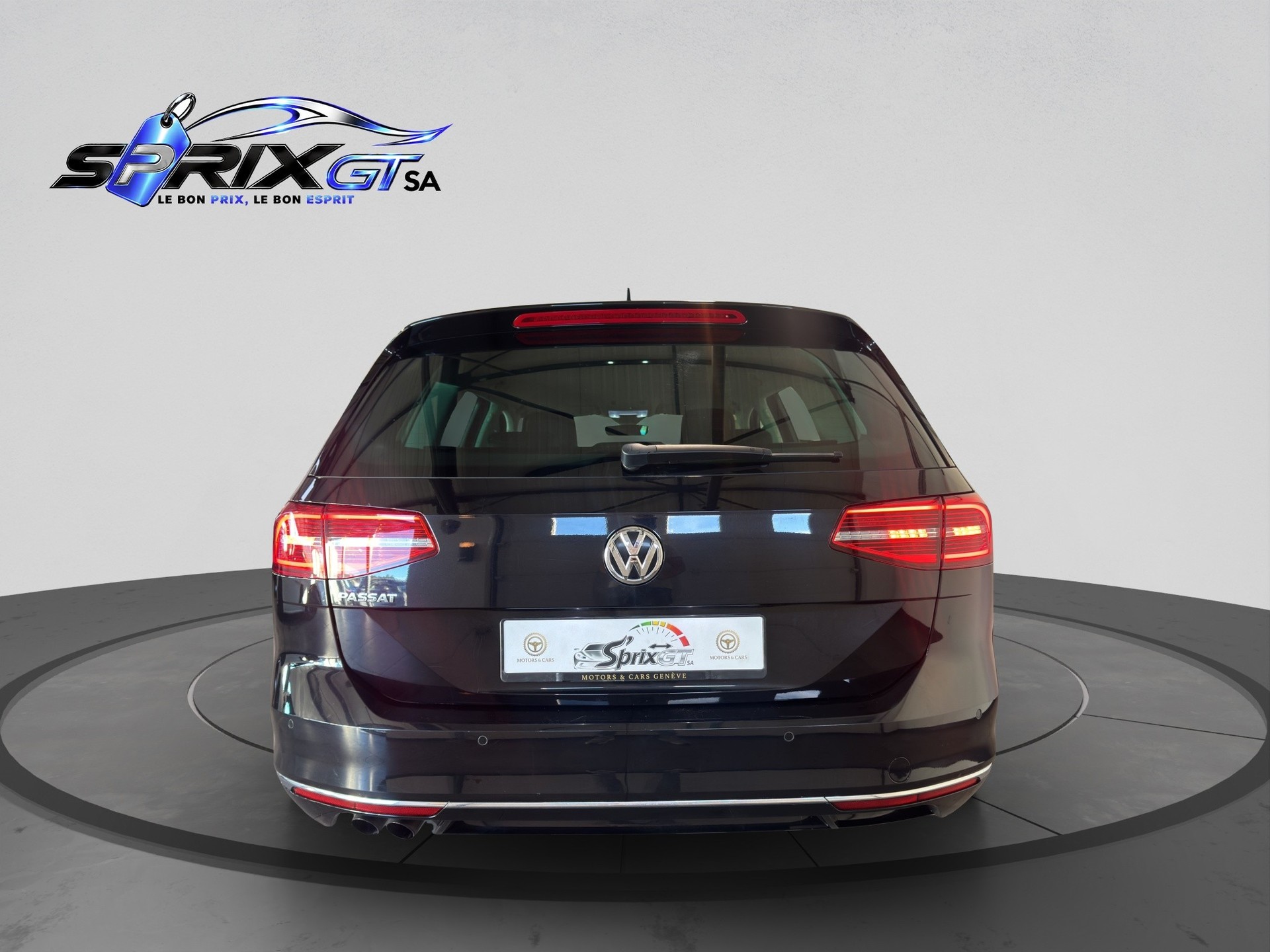 VW Passat Variant 2.0 TDI BMT Highline DSG 4Motion-image-3