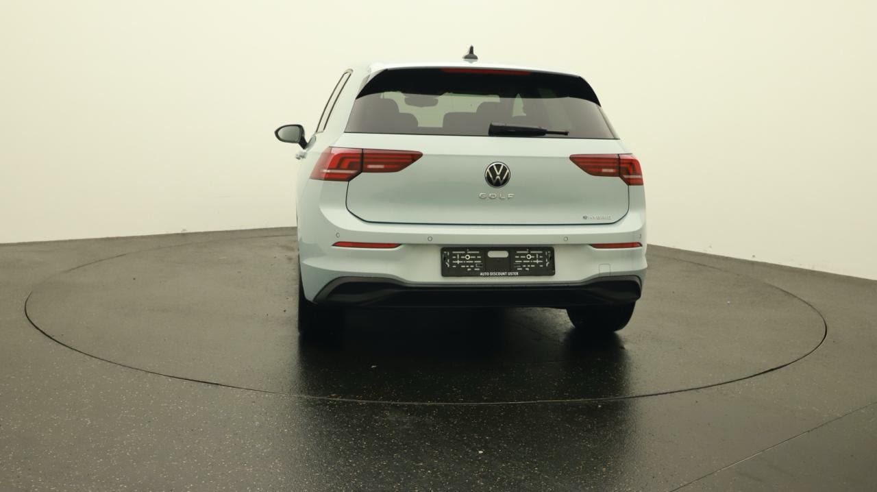VW Golf 1.5 TSI PHEV Edition-image-3