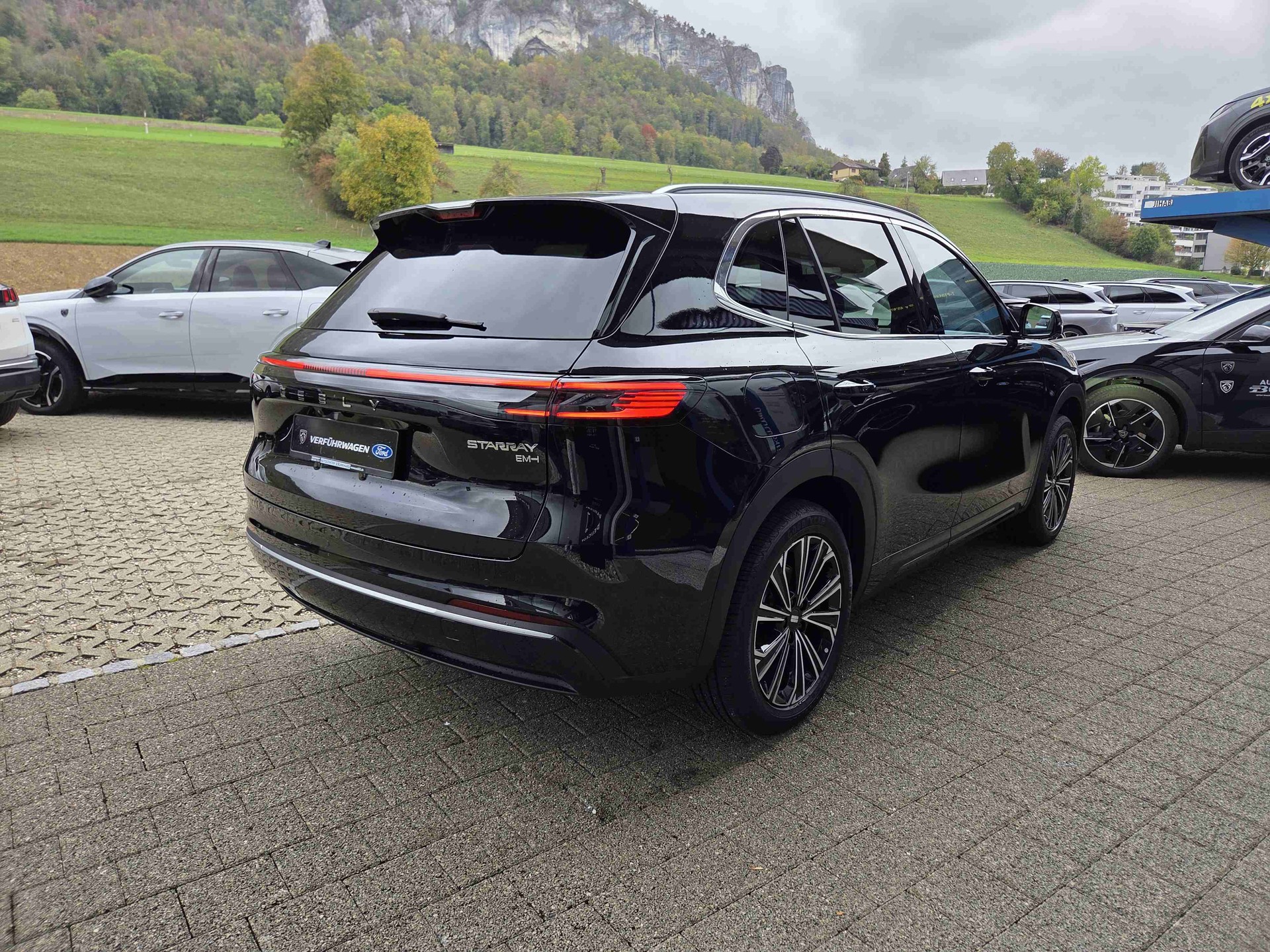 GEELY Starray EM-i Launch Edition *jetzt probefahren*-showroom-element-3