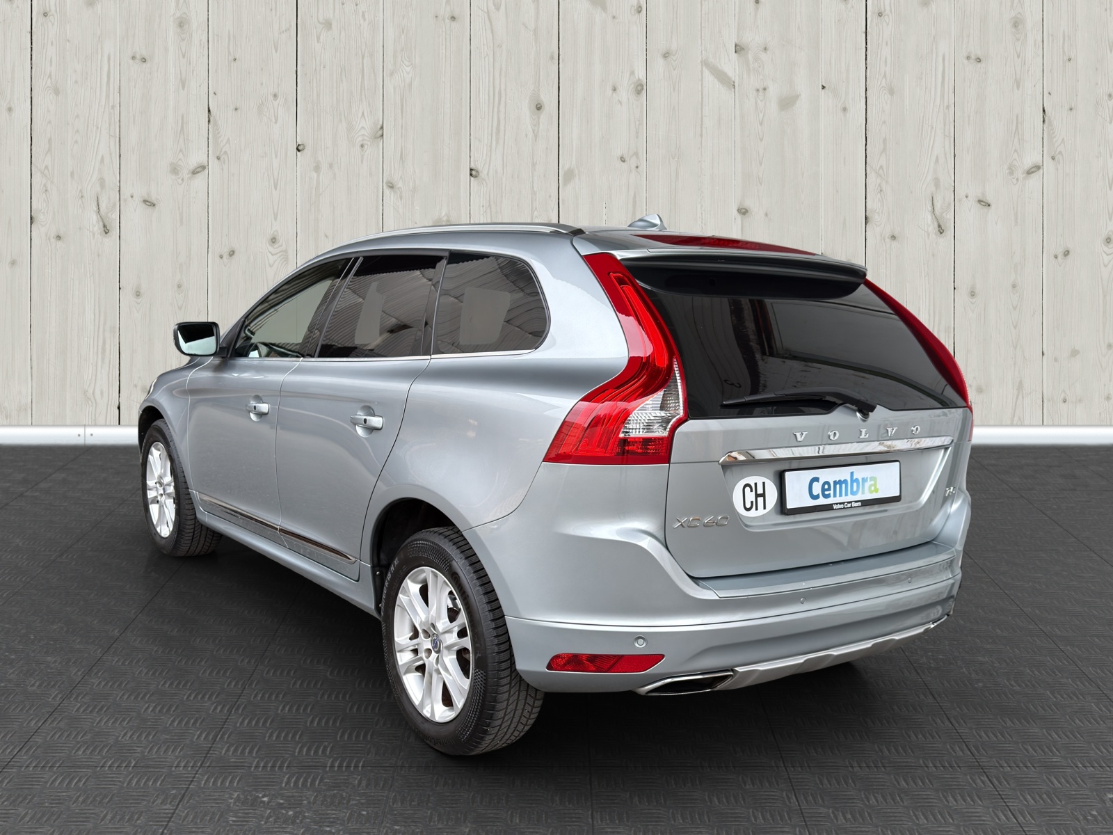 VOLVO XC60 T5 Momentum Geartronic-image-4