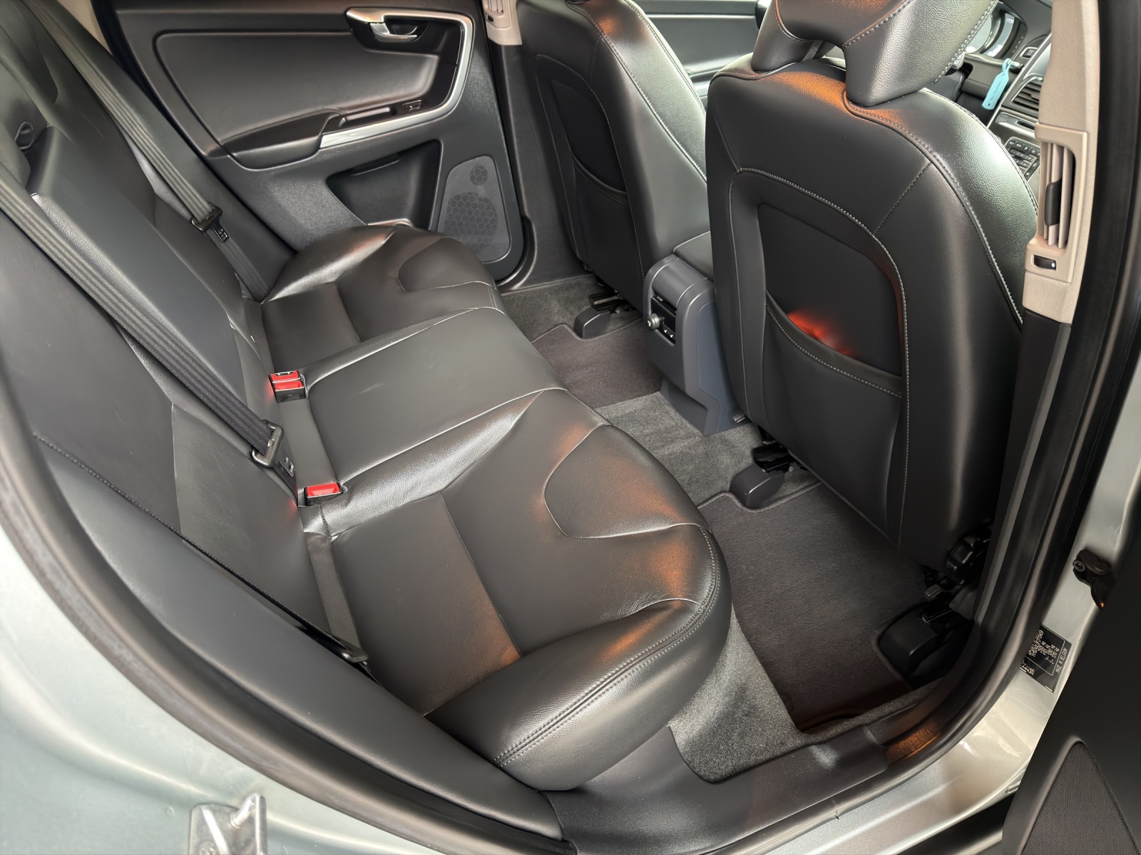 VOLVO XC60 T5 Momentum Geartronic-image-12