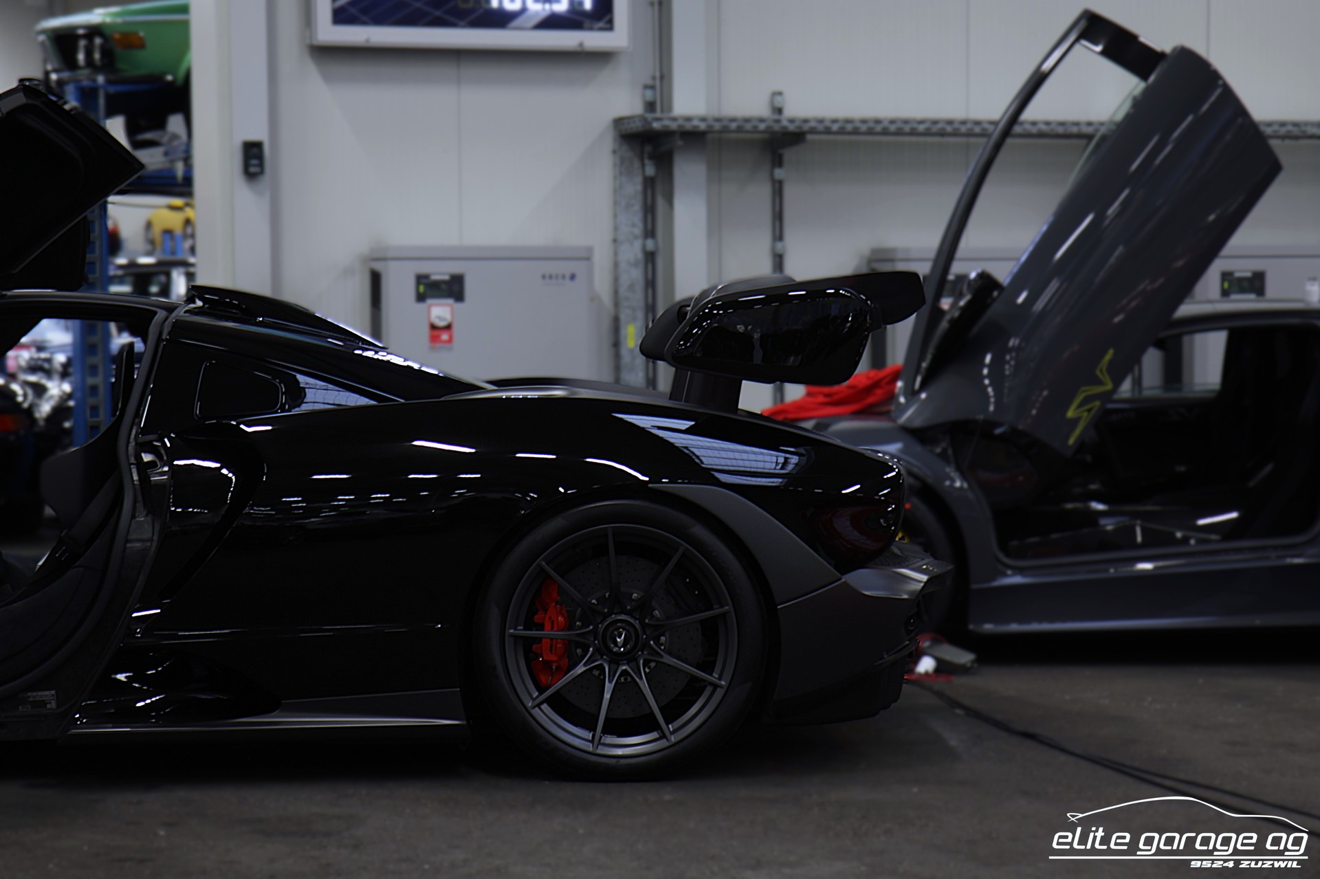McLAREN SENNA-image-6