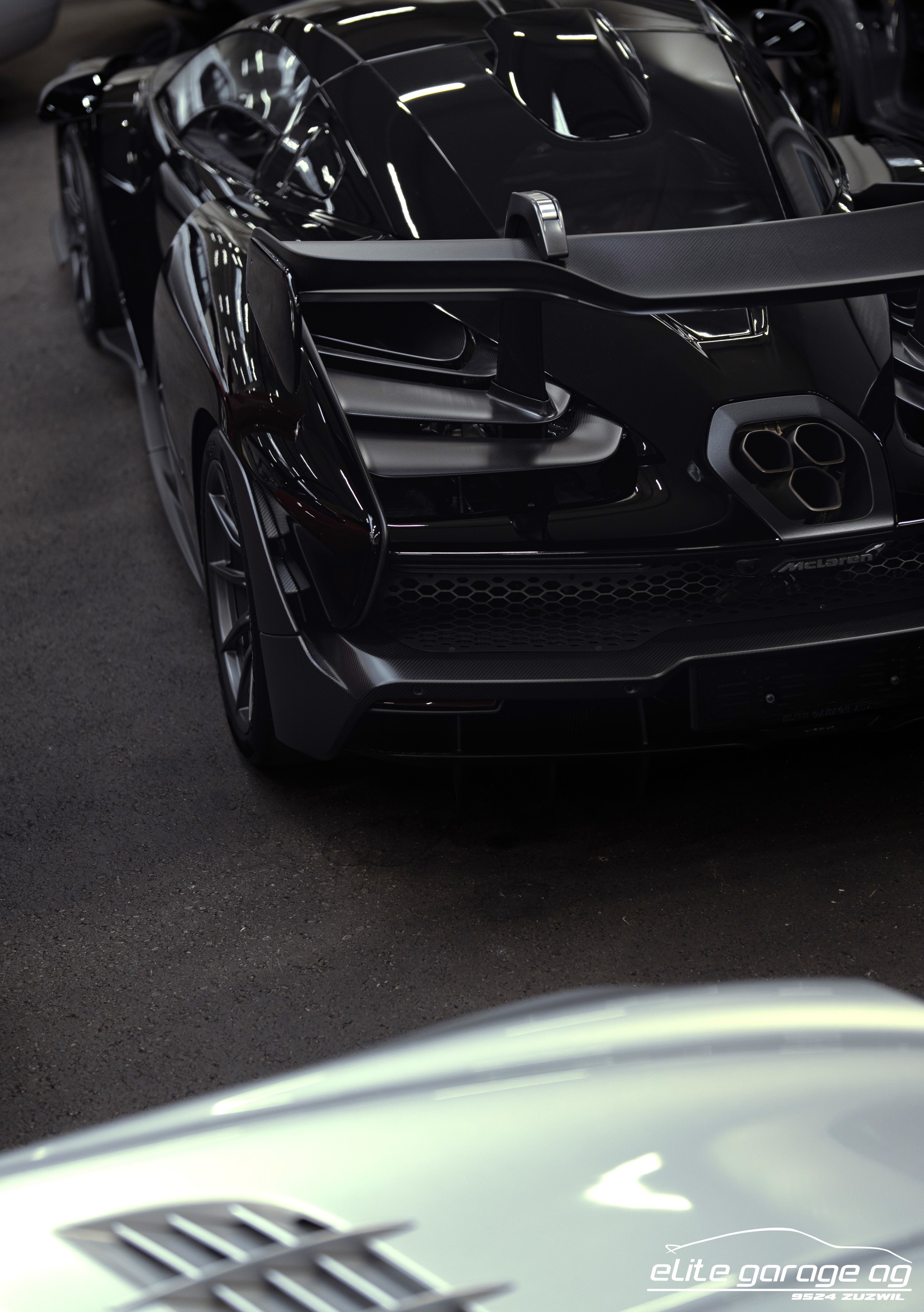 McLAREN SENNA-image-12