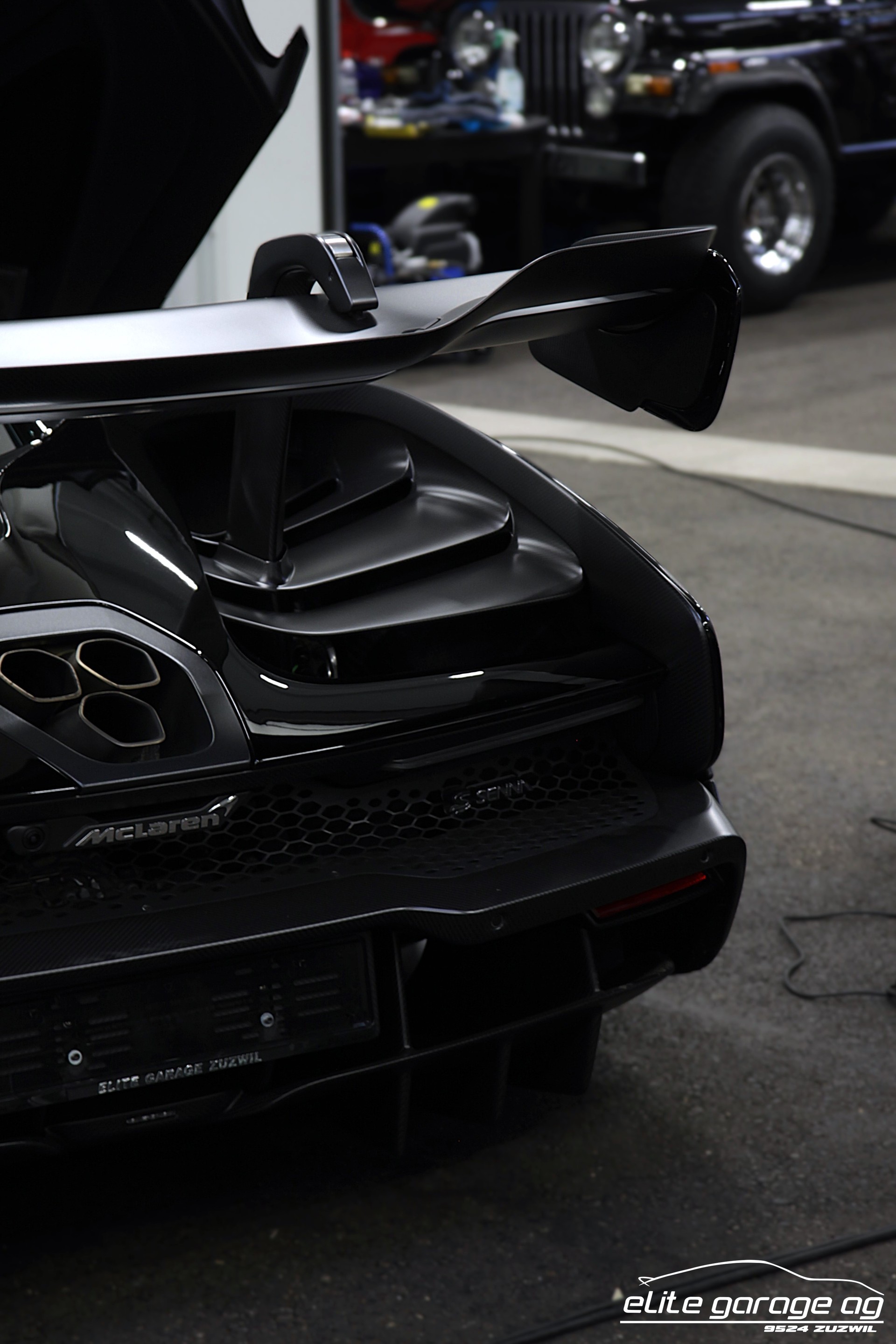 McLAREN SENNA-image-8