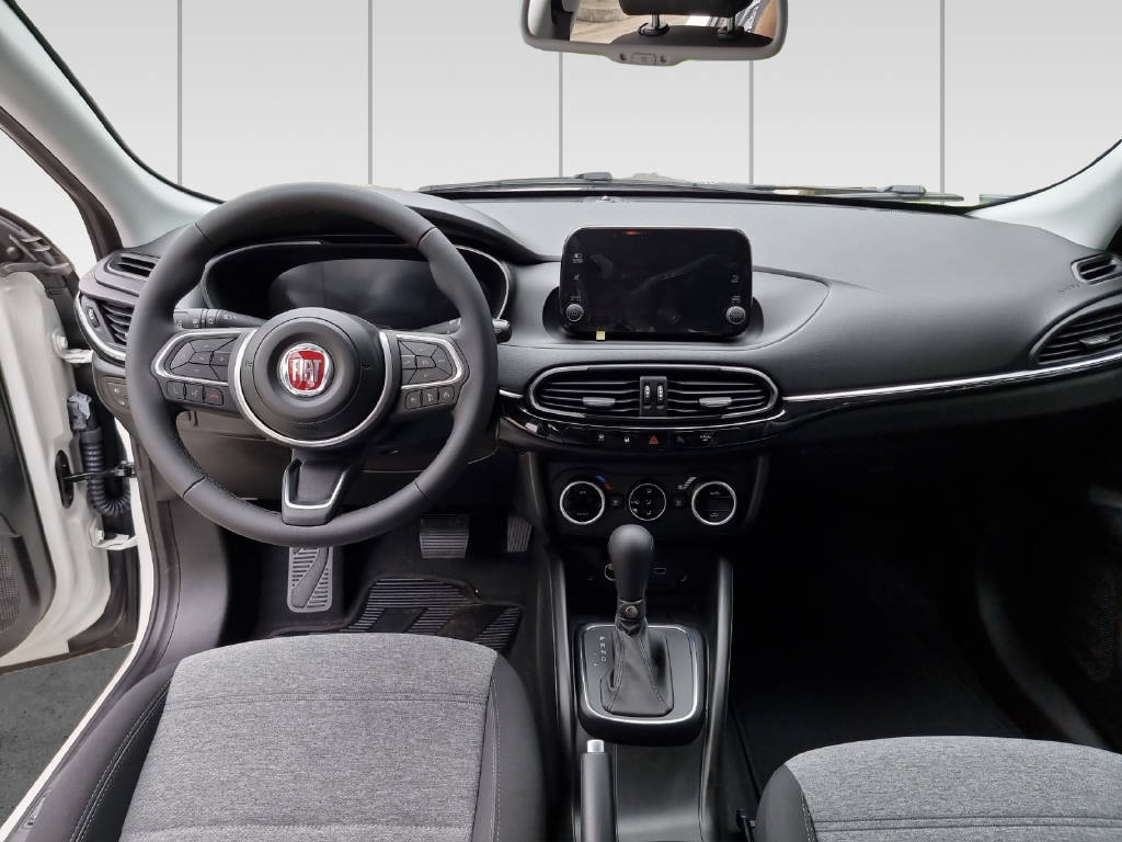 FIAT Tipo SW 1.5 Hybrid Cross-image-4