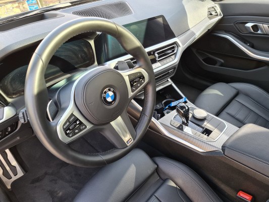 BMW 330e M Sport-image-7
