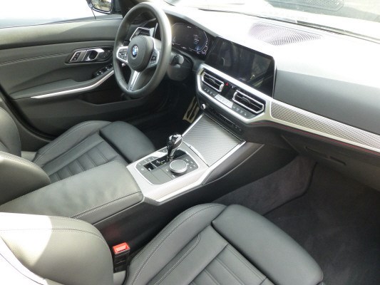 BMW 330e M Sport-image-8