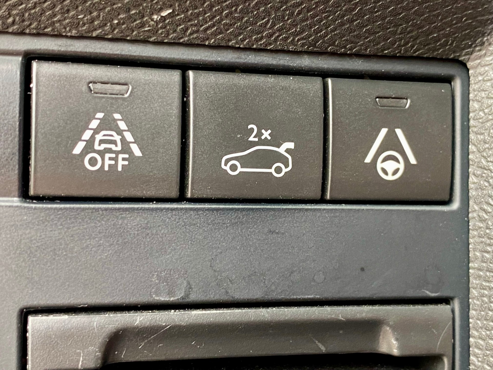 CITROEN C5 Aircross 2.0 BlueHD Shine EAT8-image-9