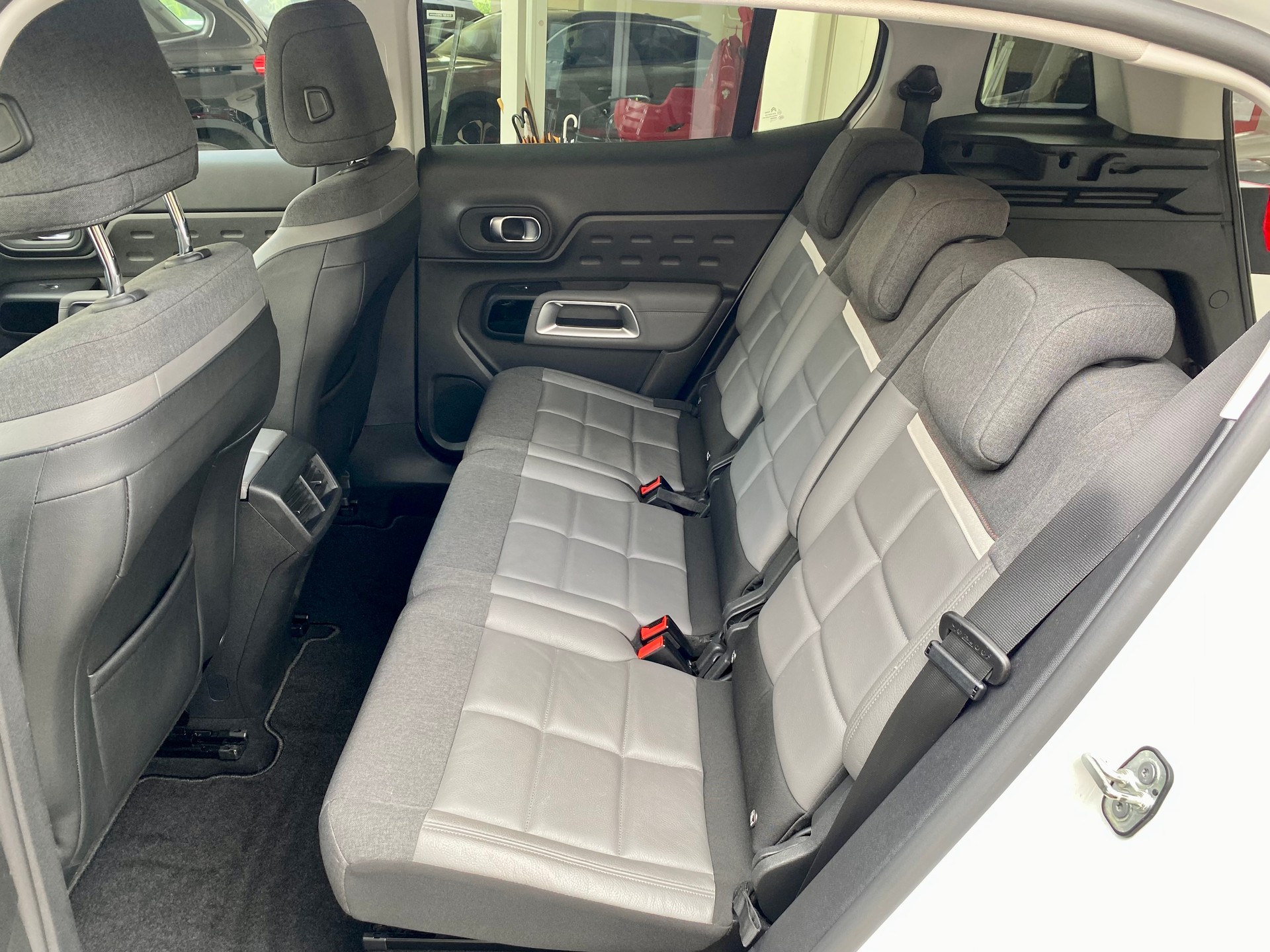 CITROEN C5 Aircross 2.0 BlueHD Shine EAT8-image-6