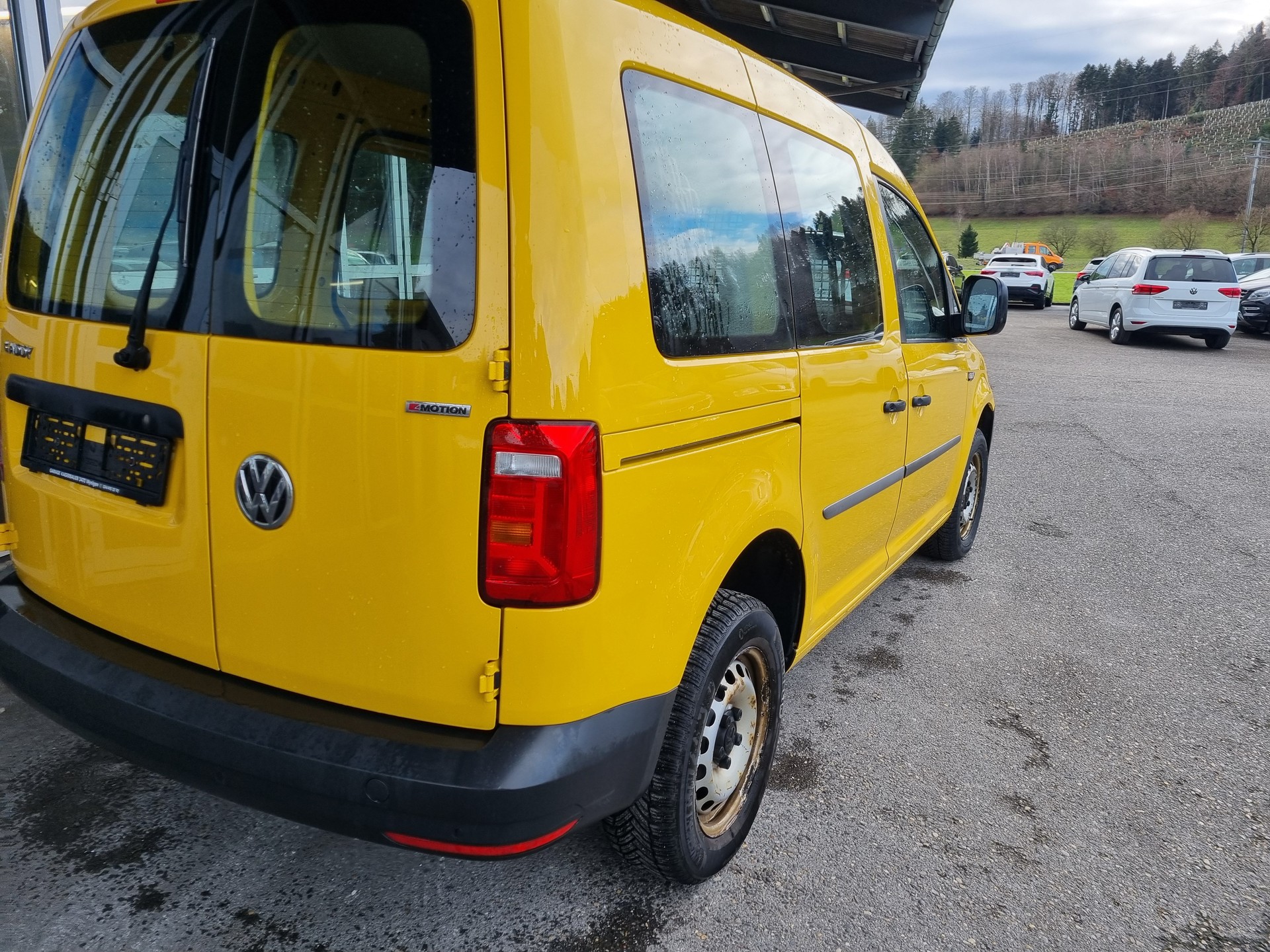 VW Caddy 2.0TDI BlueMotion Technology-showroom-element-3