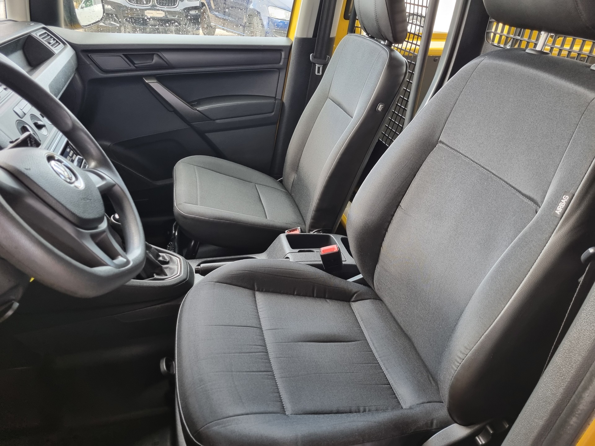 VW Caddy 2.0TDI BlueMotion Technology-image-7