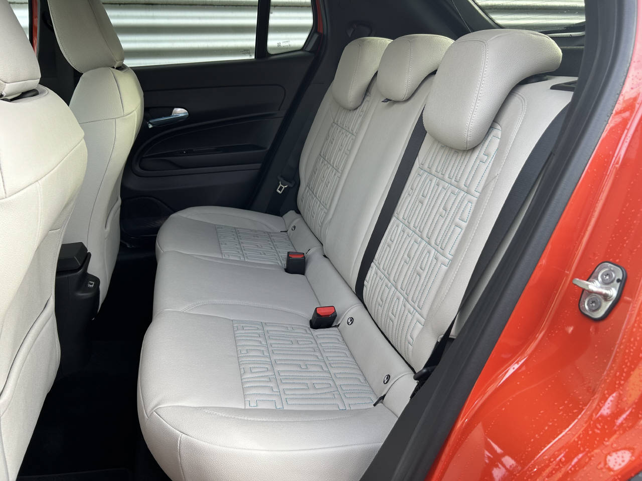 FIAT 600 1.2 Hybrid La Prima-image-6